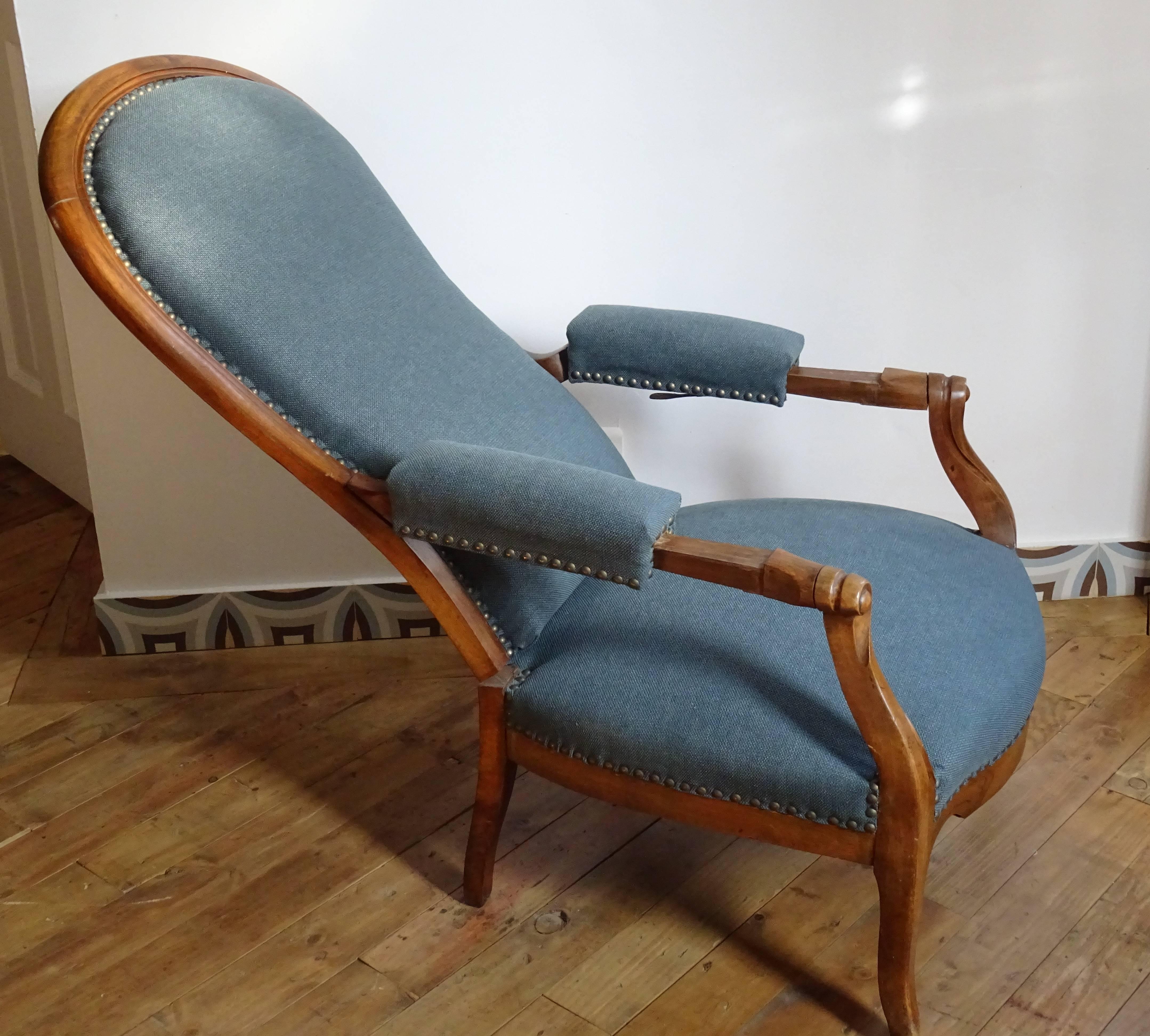 Early Century, French Reclining Walnut Voltaire Chair For Sale 1