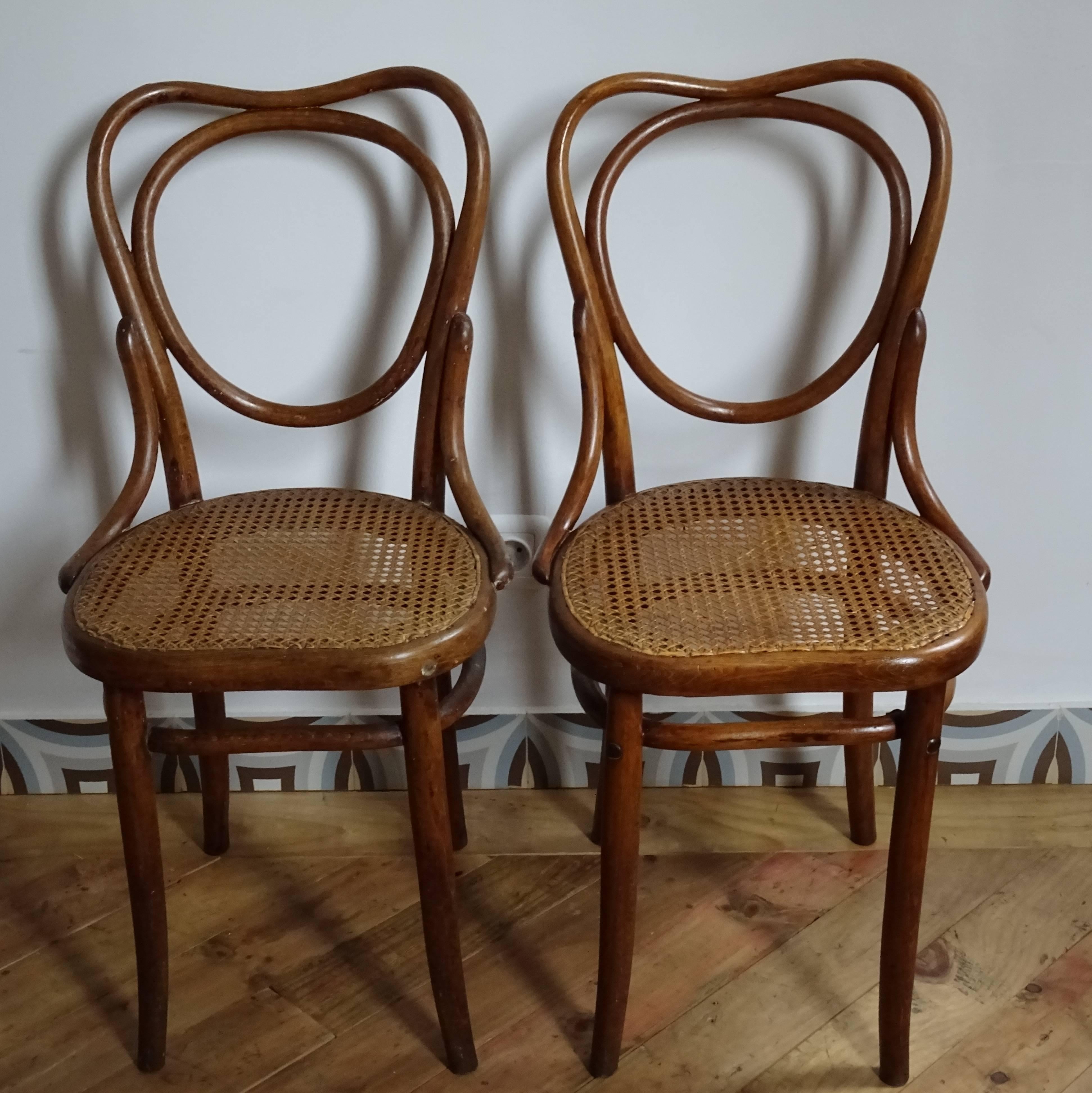 French Thonet Style Bistro Chairs, Early 20th Century, Set of Two In Excellent Condition For Sale In Madrid, ES