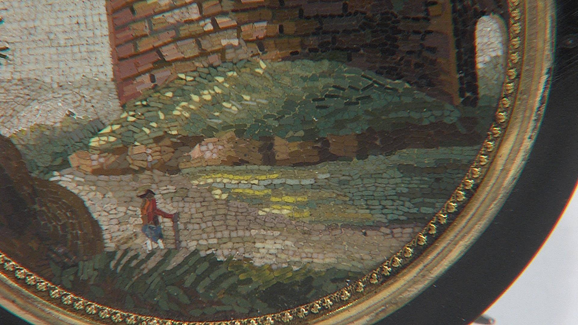 Neoclassical Tortoise Shell Box with Gold Ferrule and Micromosaic, 18th Century For Sale