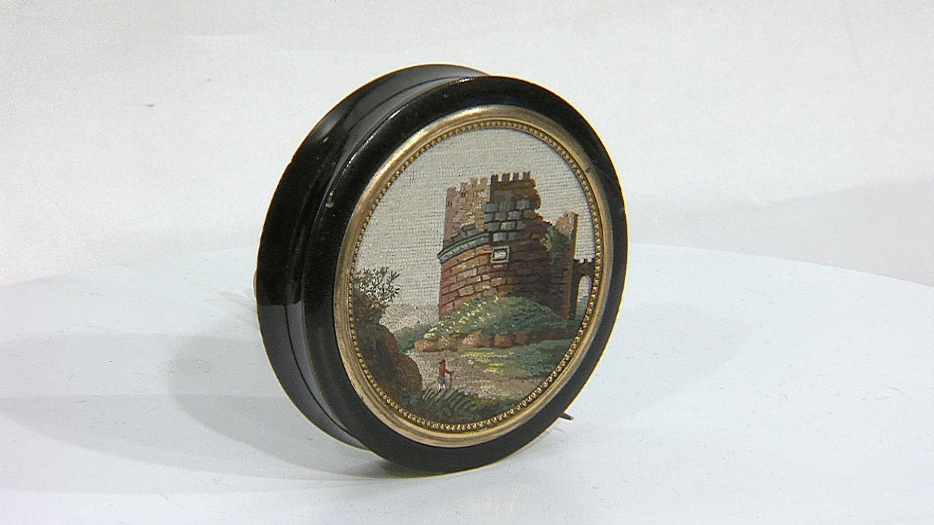 Mosaic Tortoise Shell Box with Gold Ferrule and Micromosaic, 18th Century For Sale