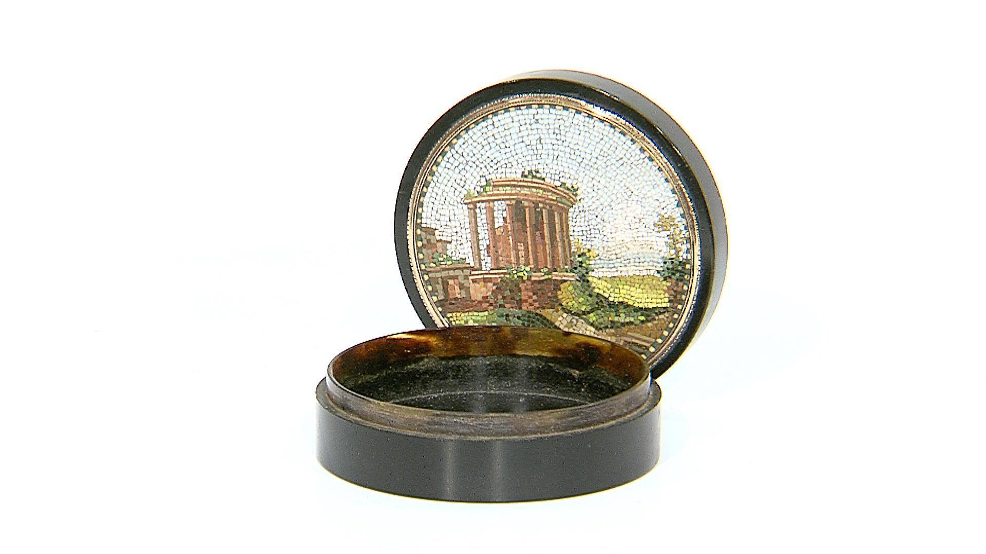 Tortoise shell pill box with gold ferrule. The micromosaic depicts Temple of Vesta in Rome. From the Vatican school “Reverenda Fabrica Sancti Petri,” late 18th-early 19th century.