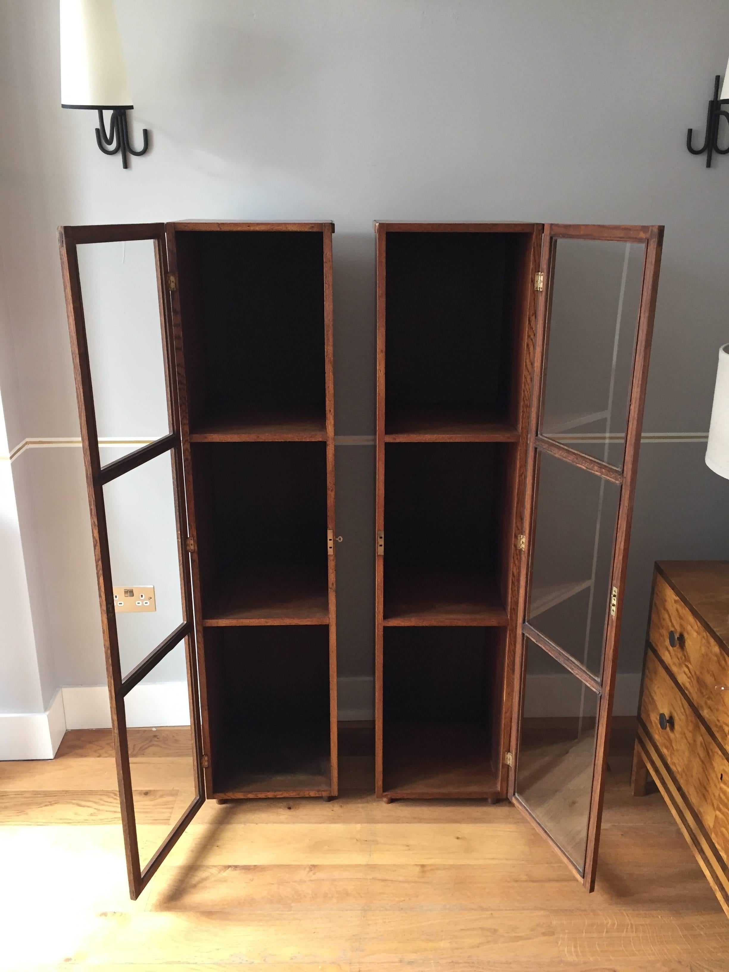 Pair of 1940s Oak Narrow Bookcases or Display Cabinets In Excellent Condition In London, GB