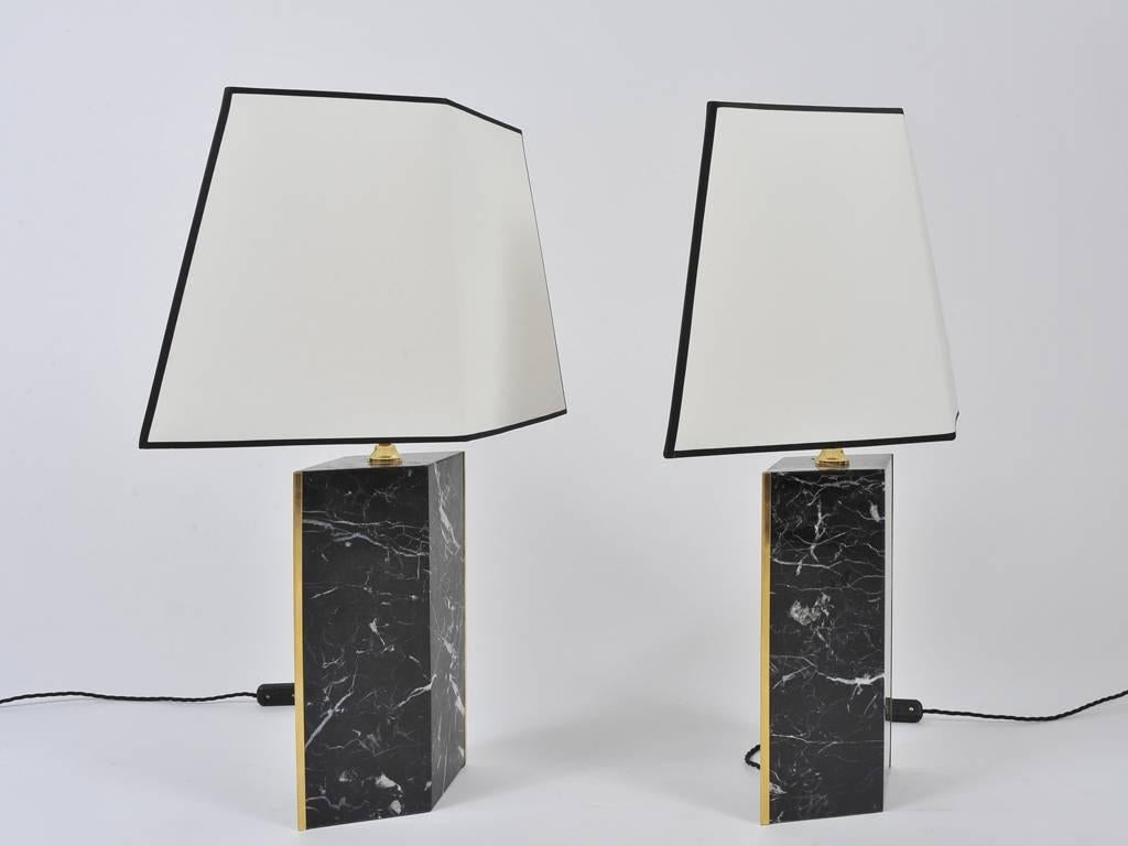 Mid-Century Modern Pair of Marble and Brass Lozange Lamps by Dorian