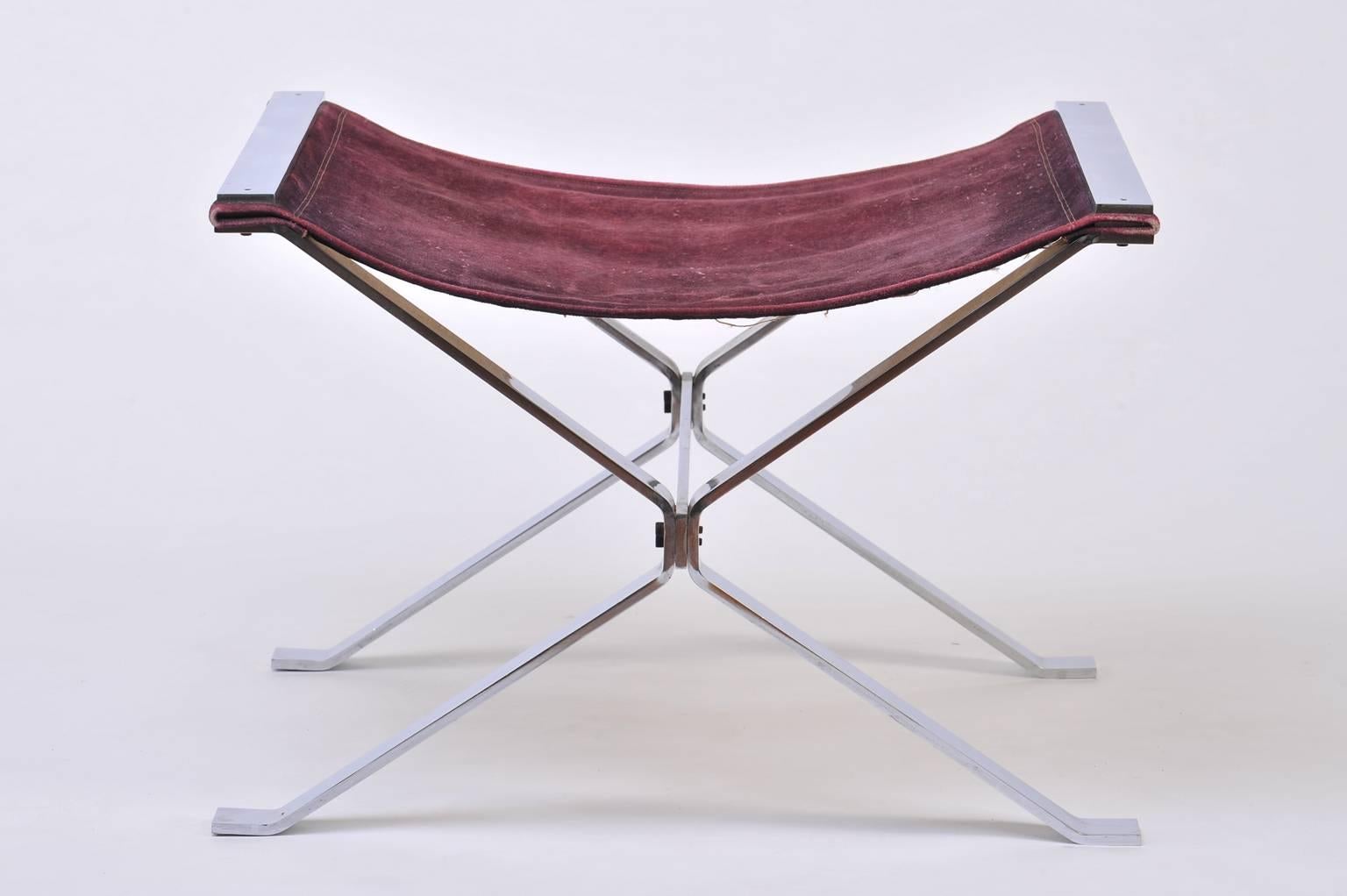 A large X-frame chrome stool, with its original faux suede seat
France, circa 1970.