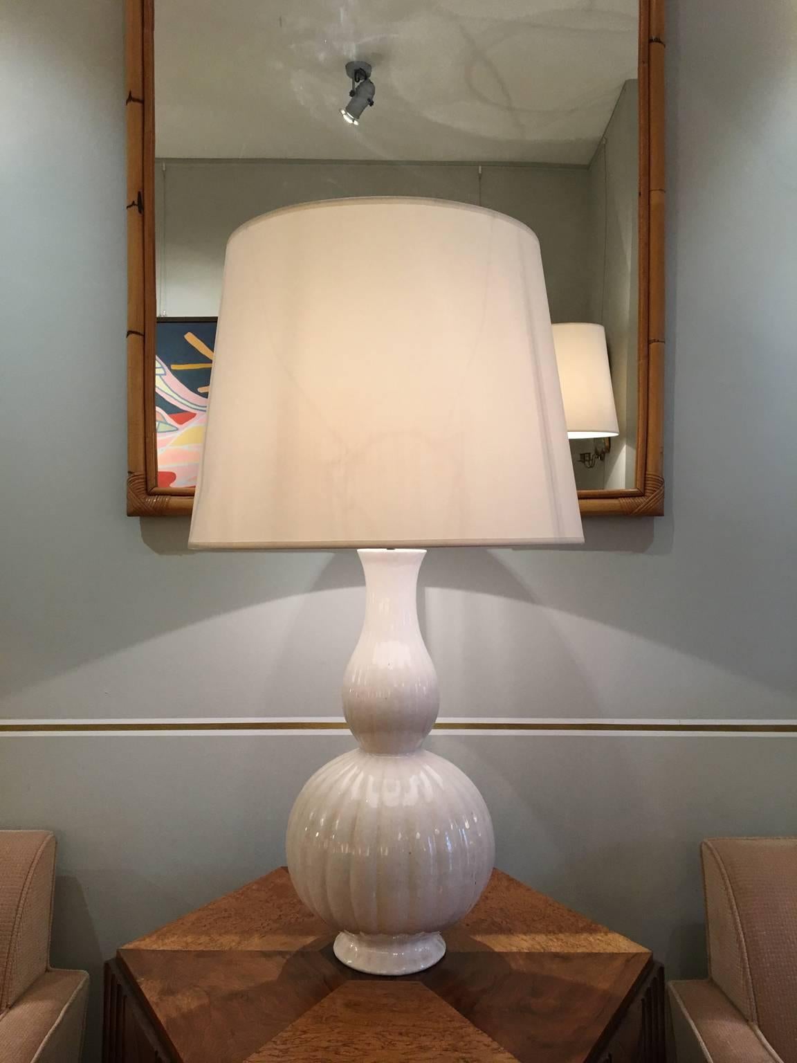 Mid-Century Modern Large French 1970s White Ceramic Table Lamp