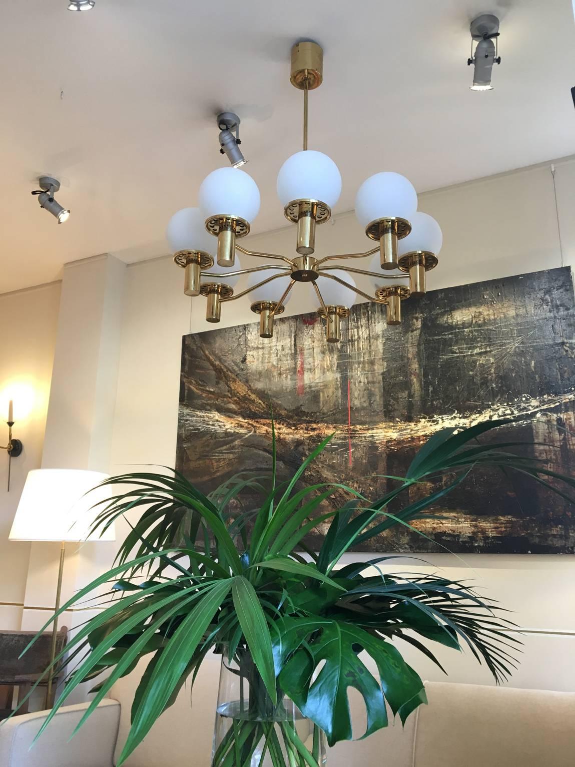 Mid-Century Modern Large Swedish 1950s Brass and Glass Globes Chandelier