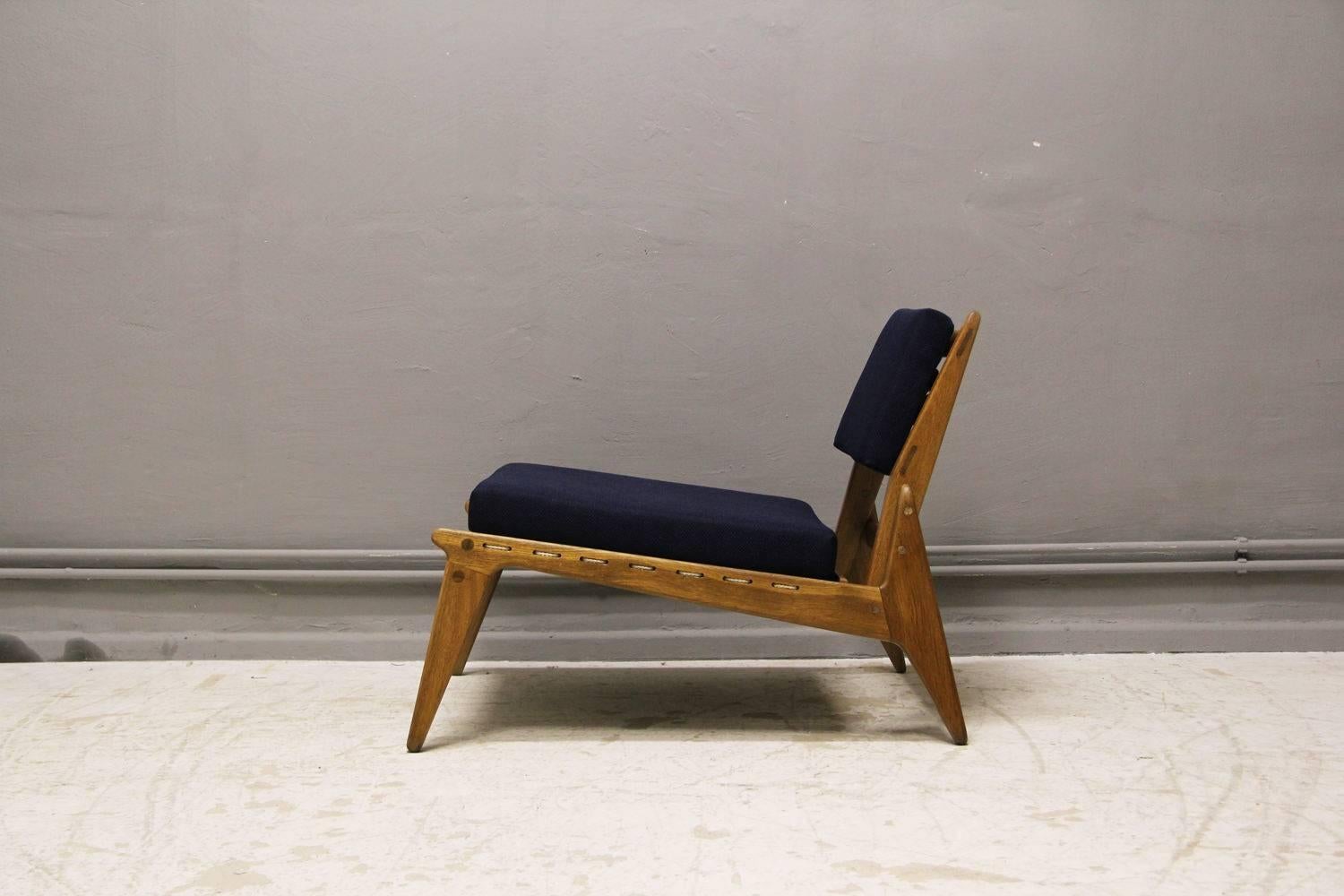 Mid-Century Modern Rare Mid-Century Hunting Chair with Ottoman in Oak and Textile, Germany, 1950s For Sale