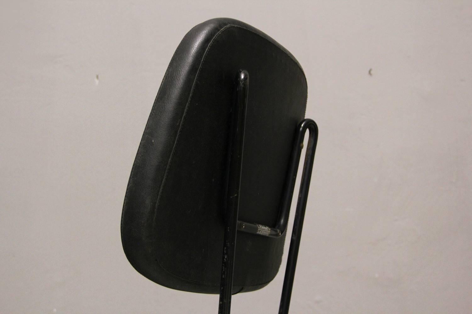 20th Century Black Cocorita Side Chair by Gastone Rinaldi for Velca Legnano, Italy, 1950s For Sale
