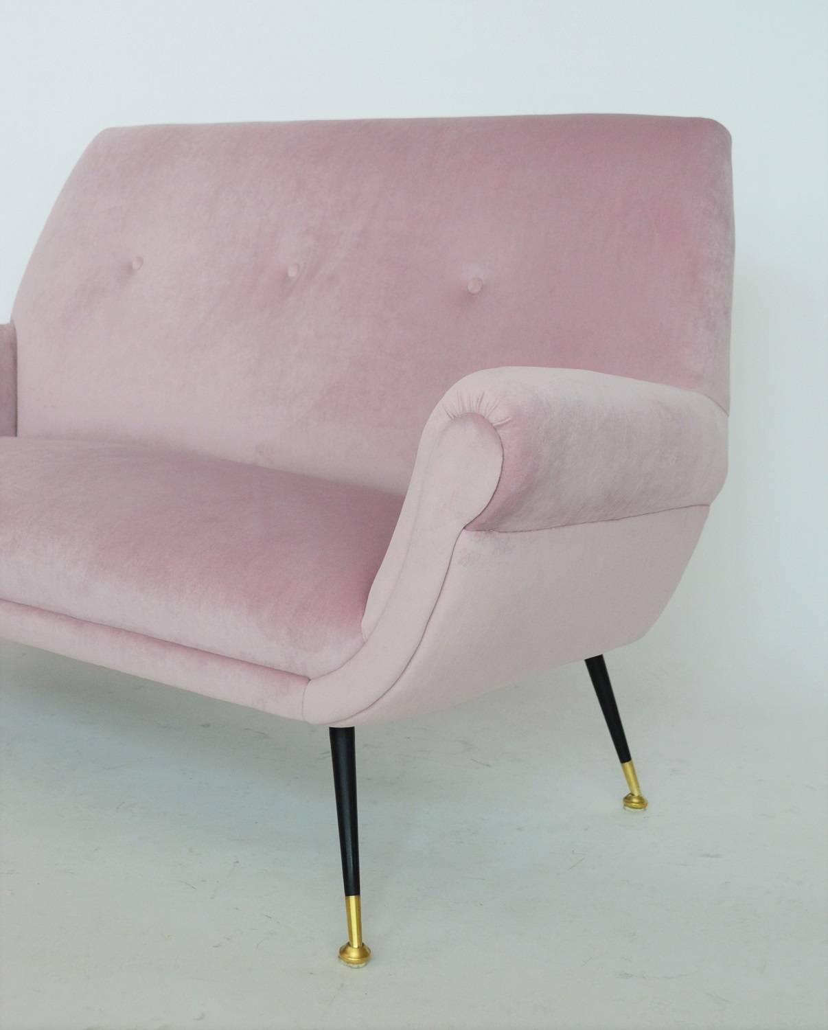 Mid-Century Modern Italian Midcentury Sofa in Rose Velvet by Gigi Radice for Minotti, 1950s