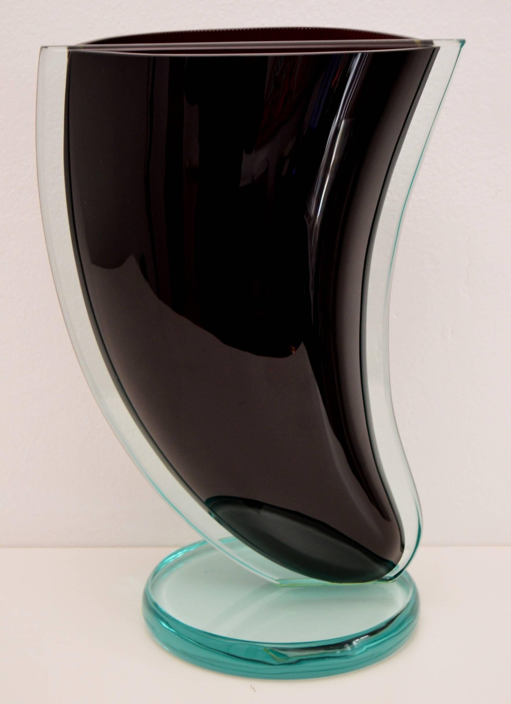 Fait main Vase de collection italien en verre d'art de Murano du milieu du siècle dernier, signé, années 1970 en vente