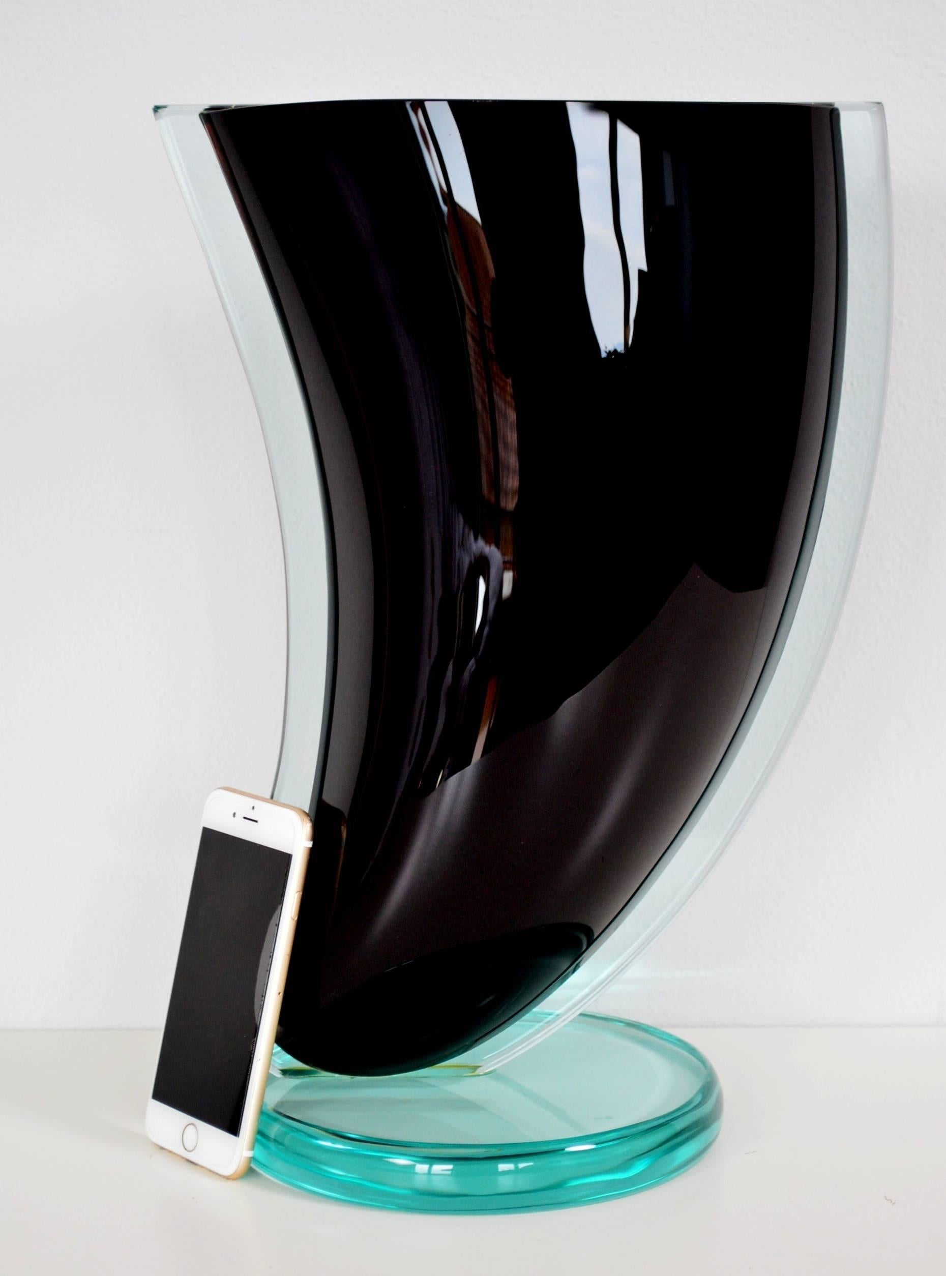 Grand vase de collection italien en verre d'art tchèque du milieu du siècle, 1970 en vente 3