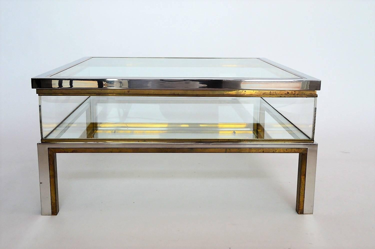 Hollywood Regency Regency Brass and Chrome Coffee Table with Sliding Display Case, France, 1970s