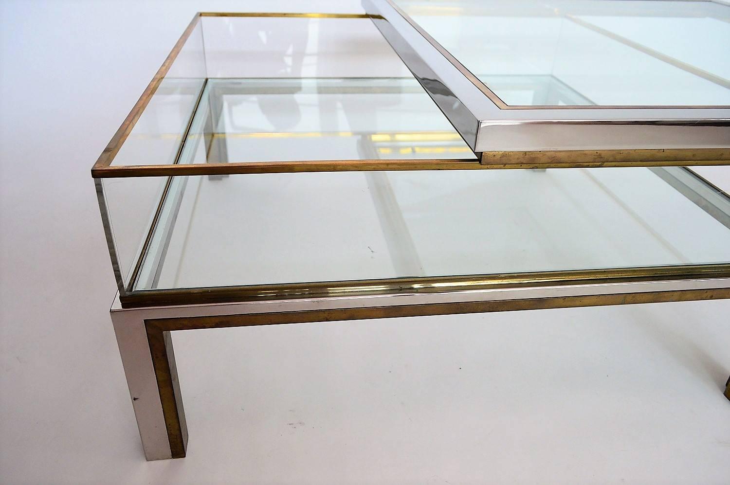 Regency Brass and Chrome Coffee Table with Sliding Display Case, France, 1970s In Good Condition In Morazzone, Varese
