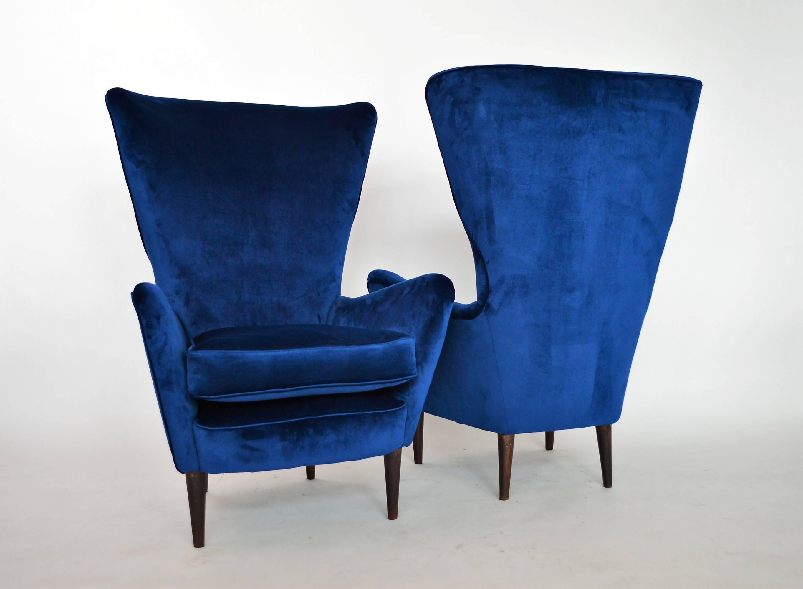 Italian Midcentury Armchairs Restored with Royal-Blue Velvet, 1950s In Good Condition In Morazzone, Varese
