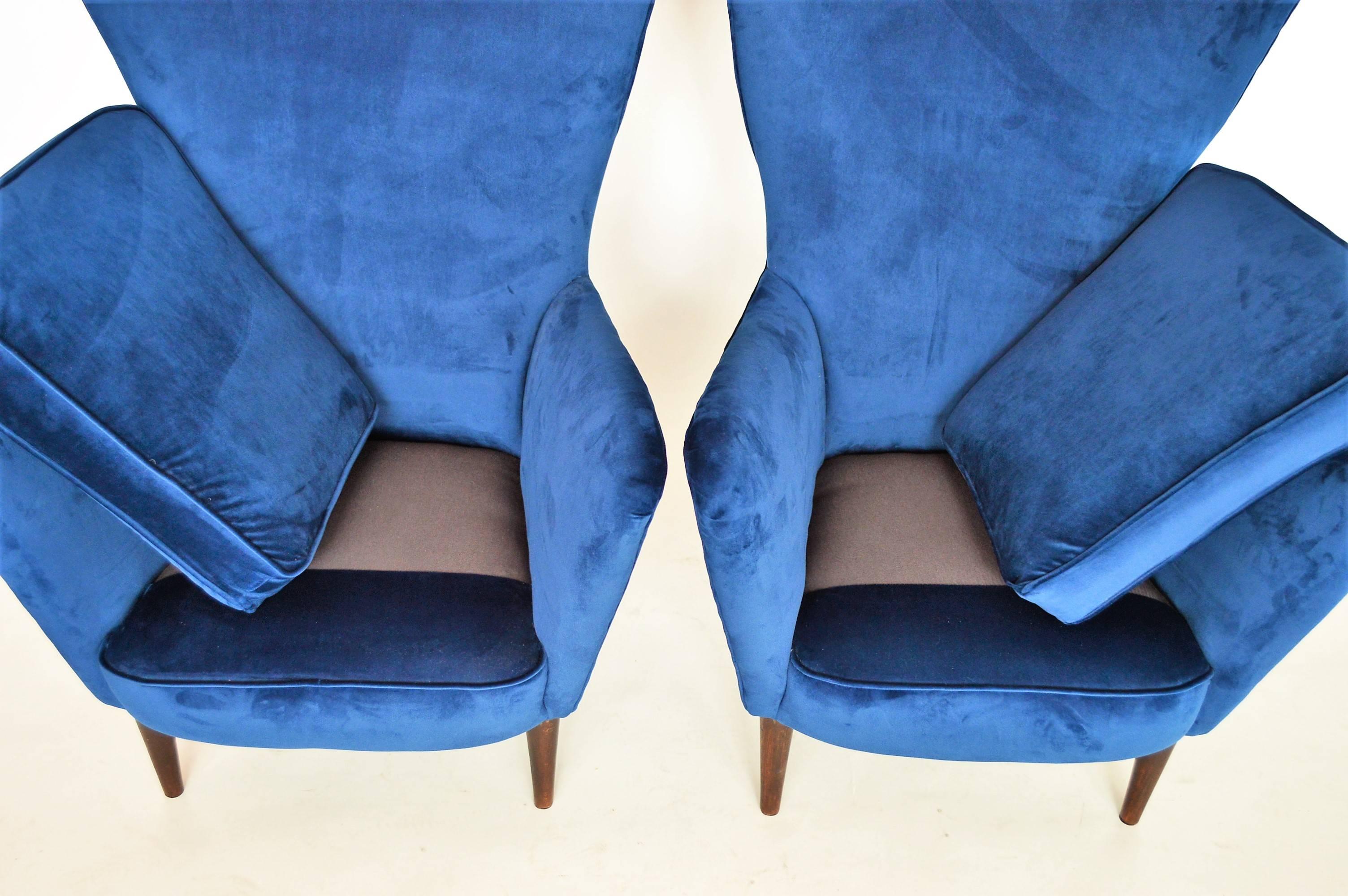 Italian Midcentury Armchairs Restored with Royal-Blue Velvet, 1950s 4