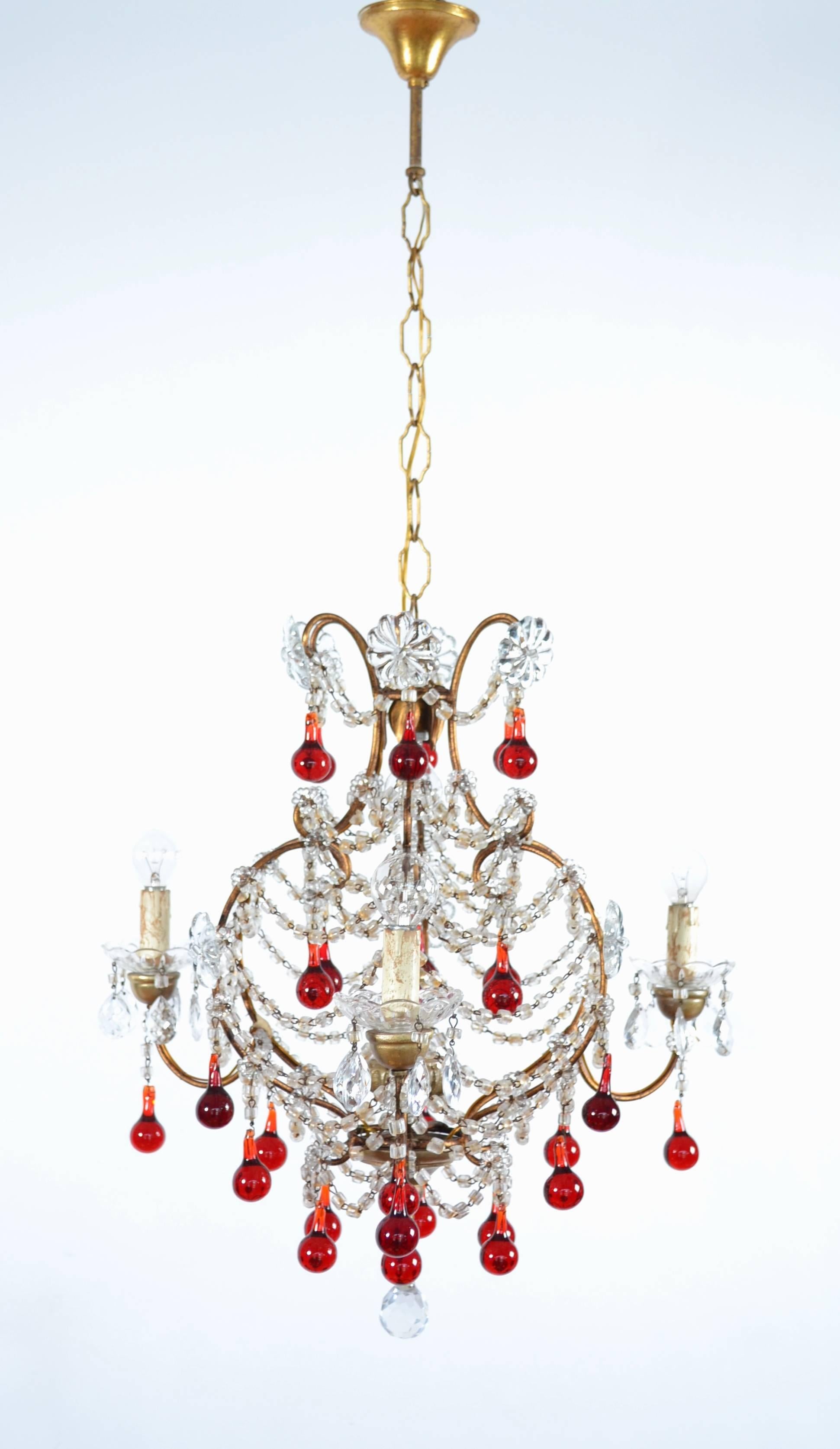 Italian Murano Red Glass Drops Chandelier, 1950s with Four Lights In Excellent Condition In Morazzone, Varese