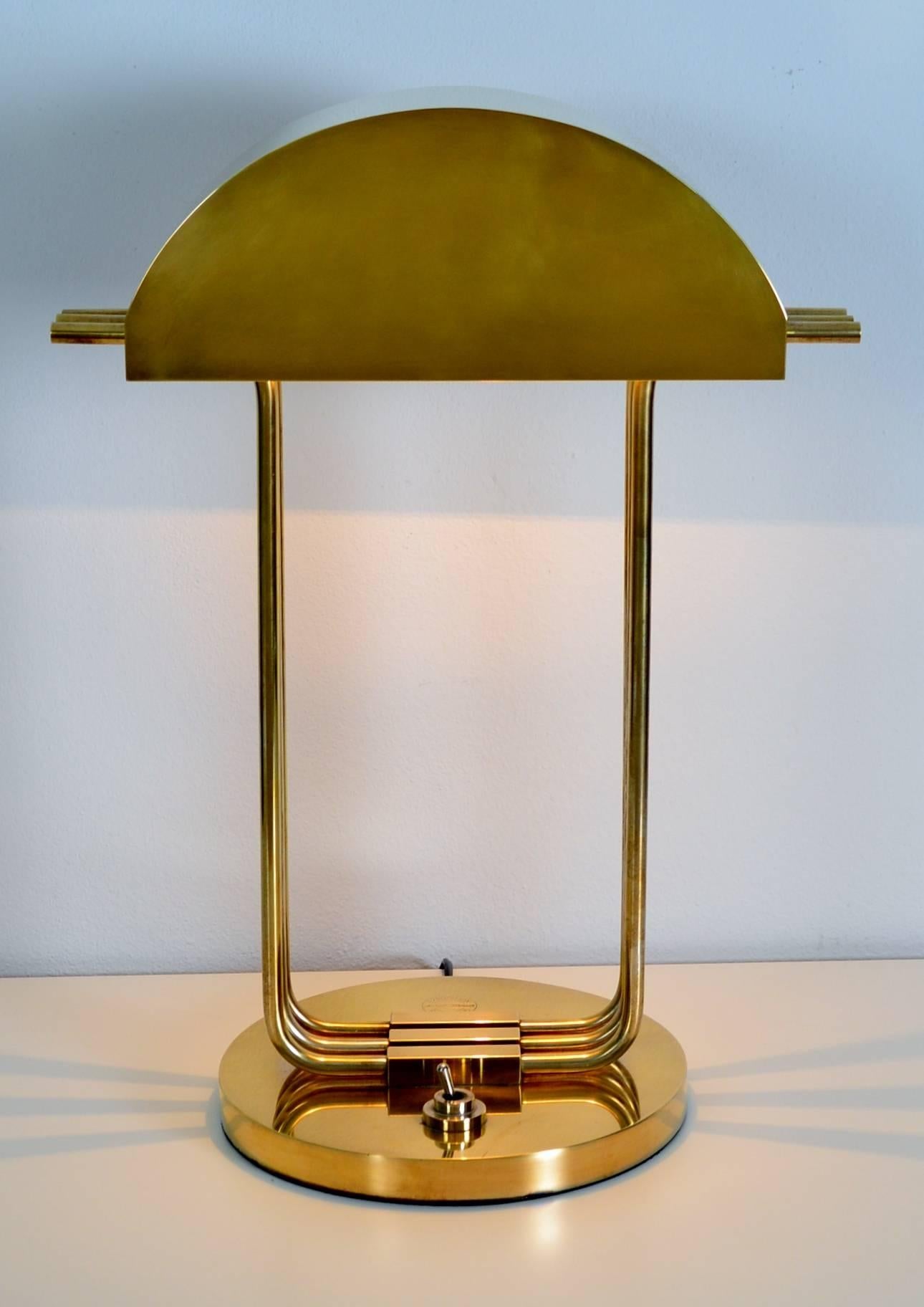 This beautiful desk lamp comes from the series of lamps designed from Marcel Breuer, which were presented during the exhibition in Paris in 1925.

Marcel Breuer, well known for the design of the Wassily chair, returned after a period of training