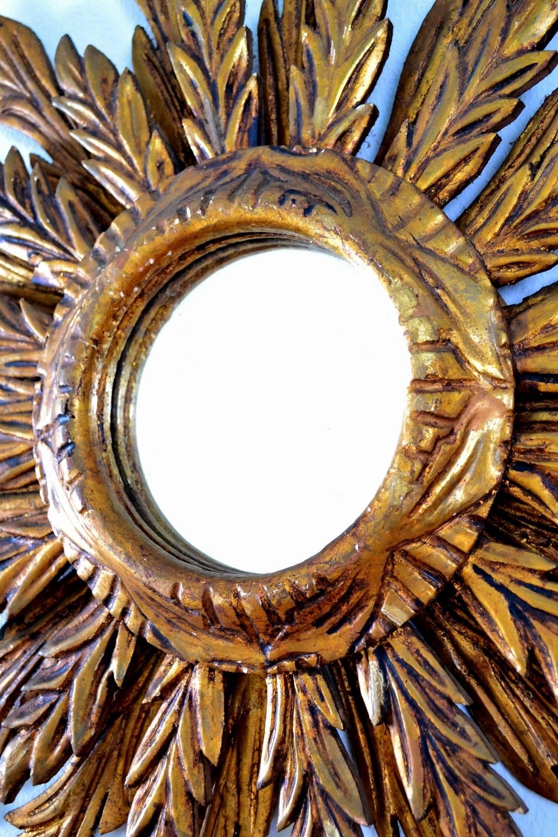 Hand-Carved Italian Sunburst Giltwood Mirror, 1930s