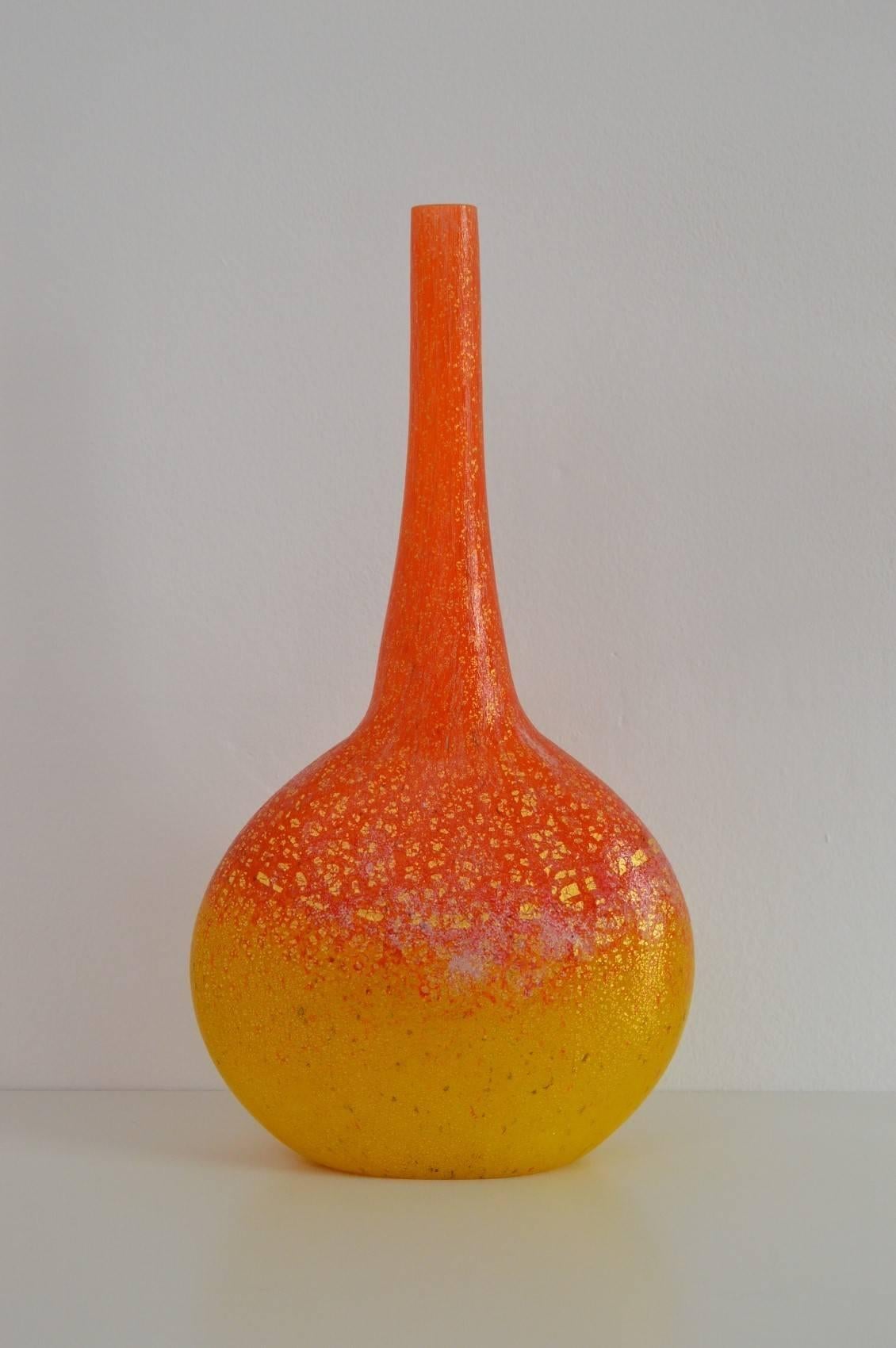 Enrico Cammozzo Handsigned Orange Yellow 18-Karat Gold Murano Vase, Italy, 1980 2