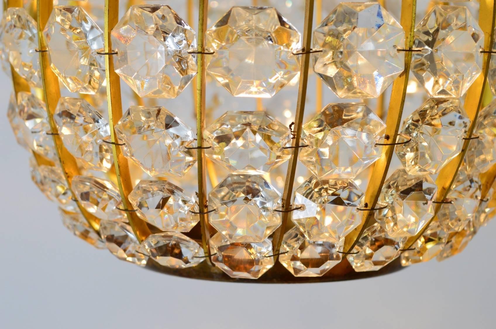 Crystal and Brass Pendant Chandelier, Bakalowits & Sohne, Austria, 1950s In Excellent Condition In Morazzone, Varese
