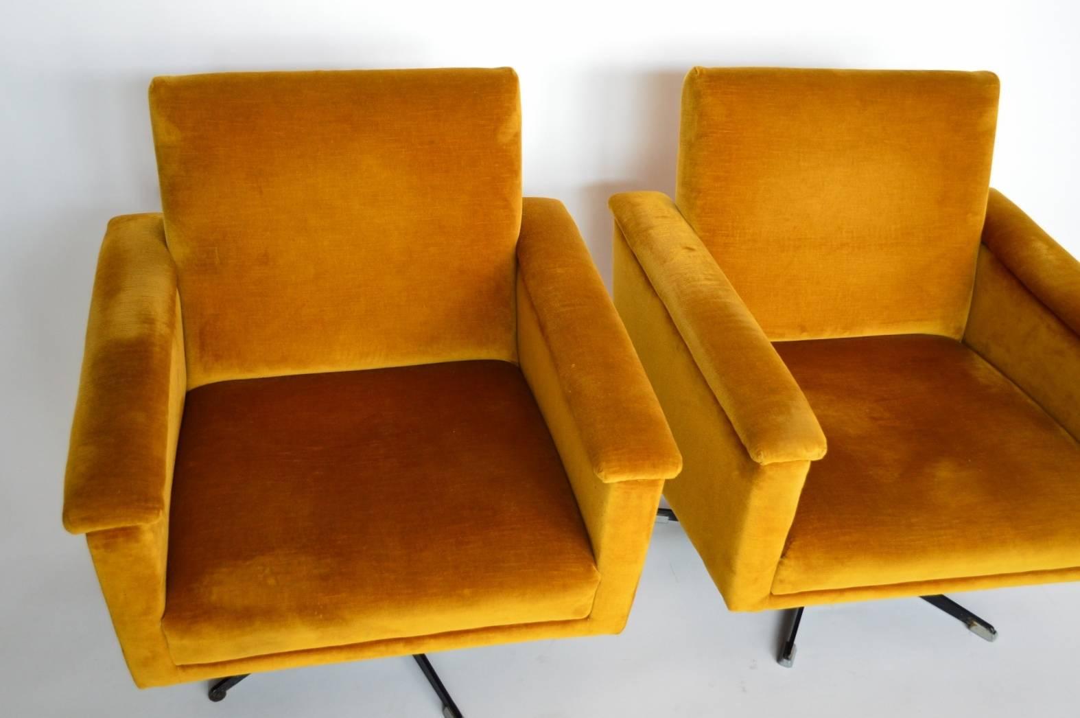 Swiss Mid-Century Men's Swivel Club Chairs or Lounge Chairs in Velvet, 1960s 1