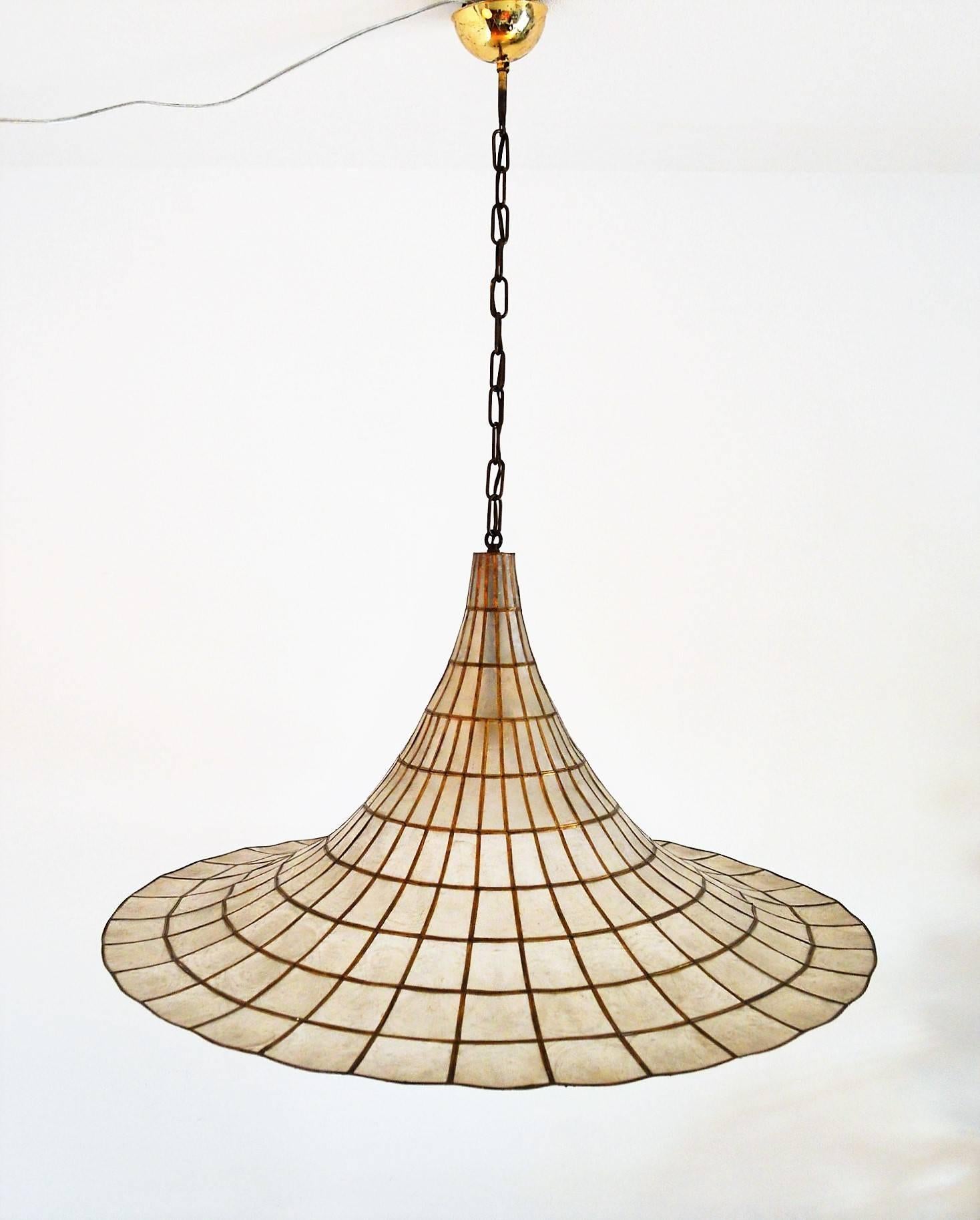 Regency Hugh Nacre or Mother-of-Pearl and Brass Pendant Lamp, Italy, 1960