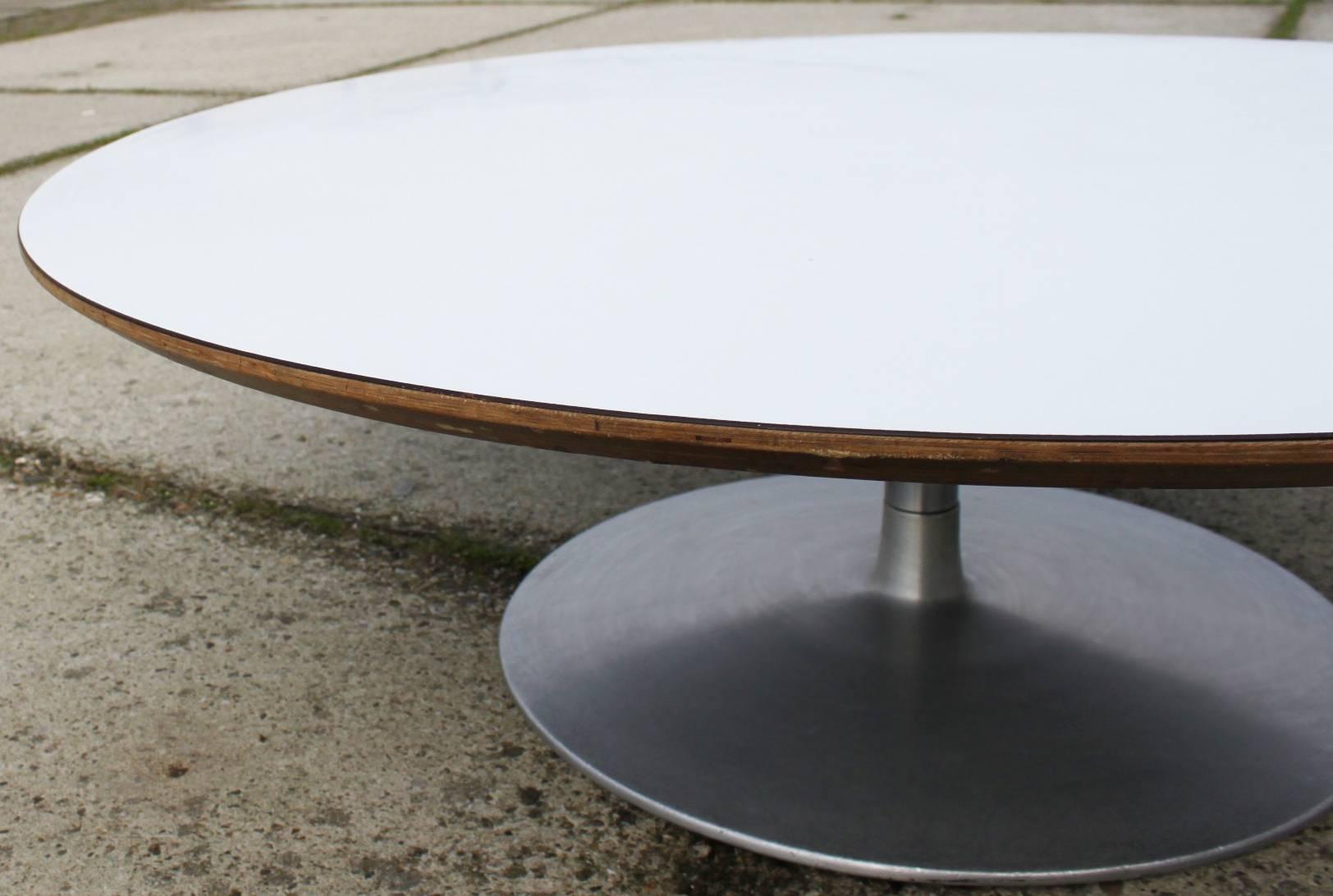 Coffee Table by Pierre Paulin for Artifort, 1960s For Sale 1