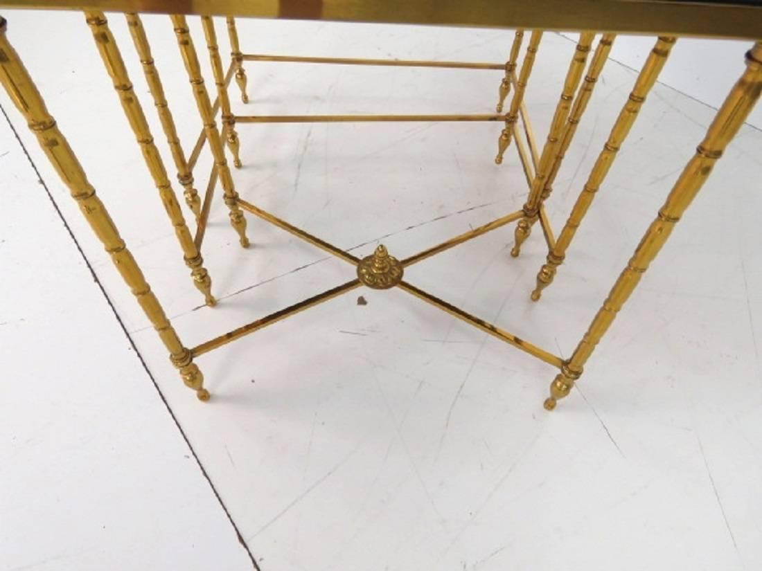 Set Brass French Maison Bagues Style Faux Bamboo Form Chinoiserie Nesting Tables In Excellent Condition For Sale In Swedesboro, NJ