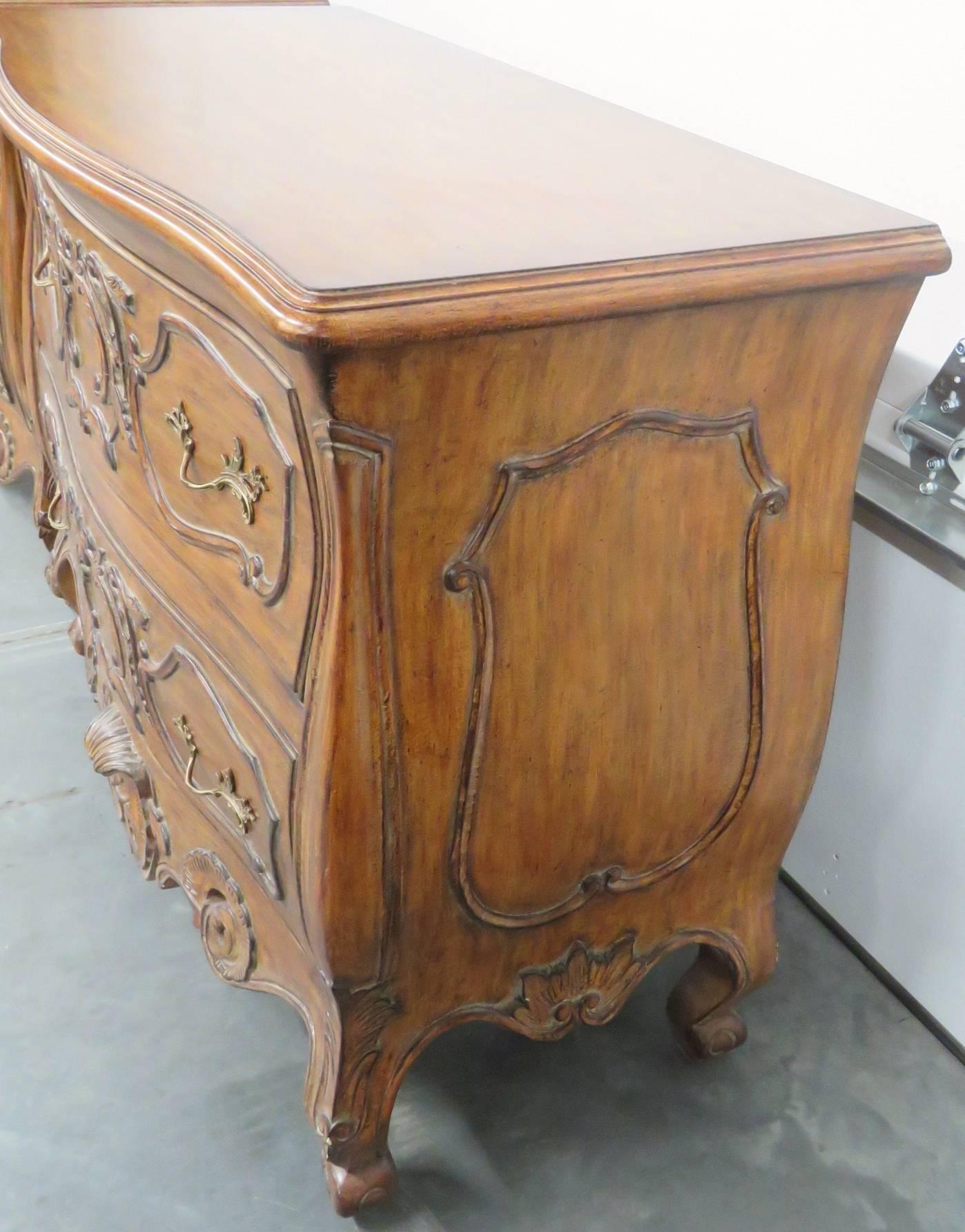 Pair of French Style Carved Commodes In Excellent Condition In Swedesboro, NJ