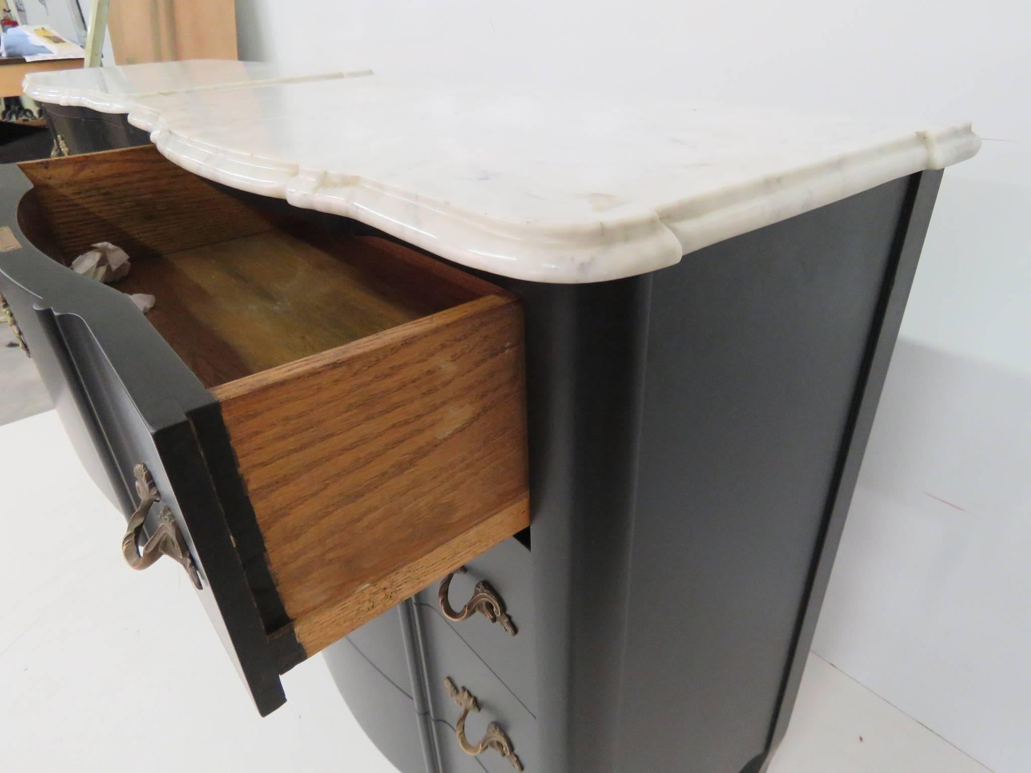 Pair of Custom Ebonized Marble-Top Commodes Attributed to Jansen In Good Condition In Swedesboro, NJ