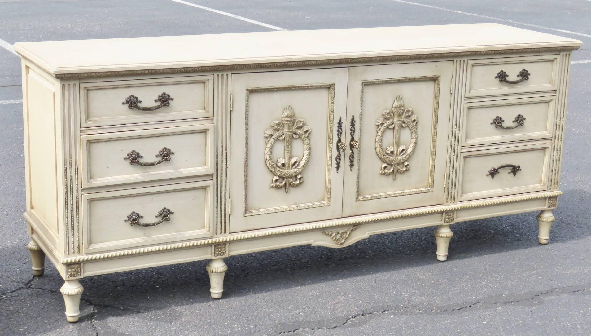 Davis Swedish Style Distressed Cream Painted Carved Sideboard In Good Condition In Swedesboro, NJ