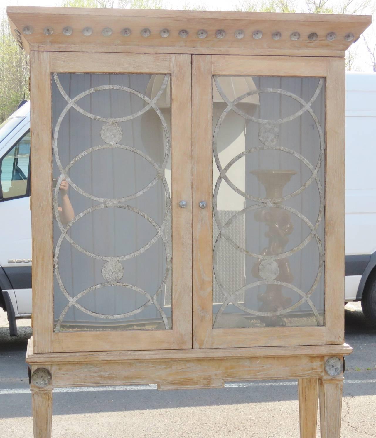Deco Style Distressed Painted Display Cabinet In Good Condition In Swedesboro, NJ