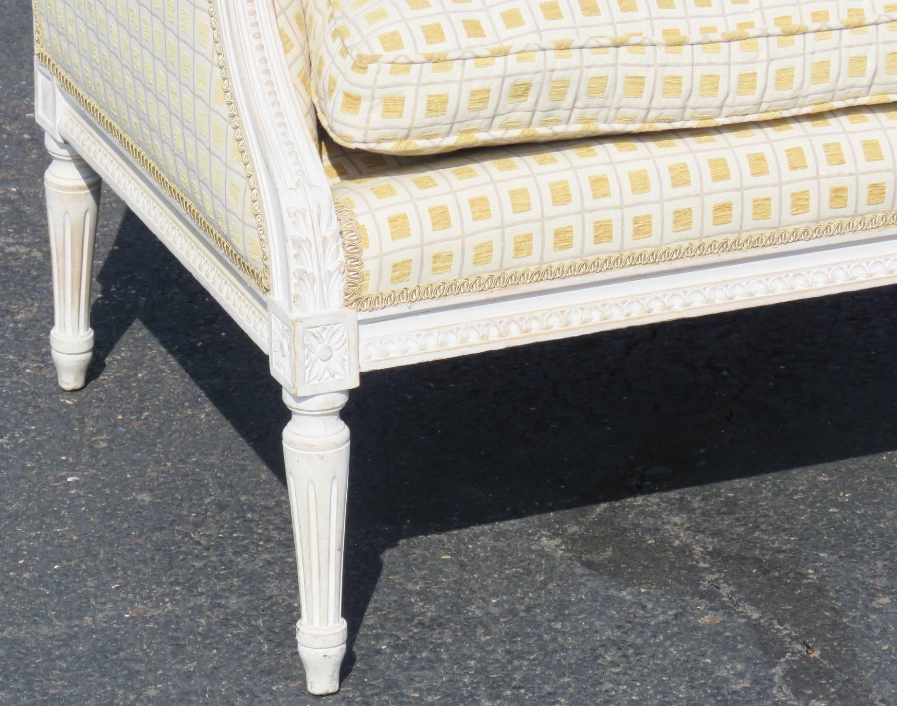 Pair of Louis XVI Style Distressed Painted Bergeres In Good Condition In Swedesboro, NJ