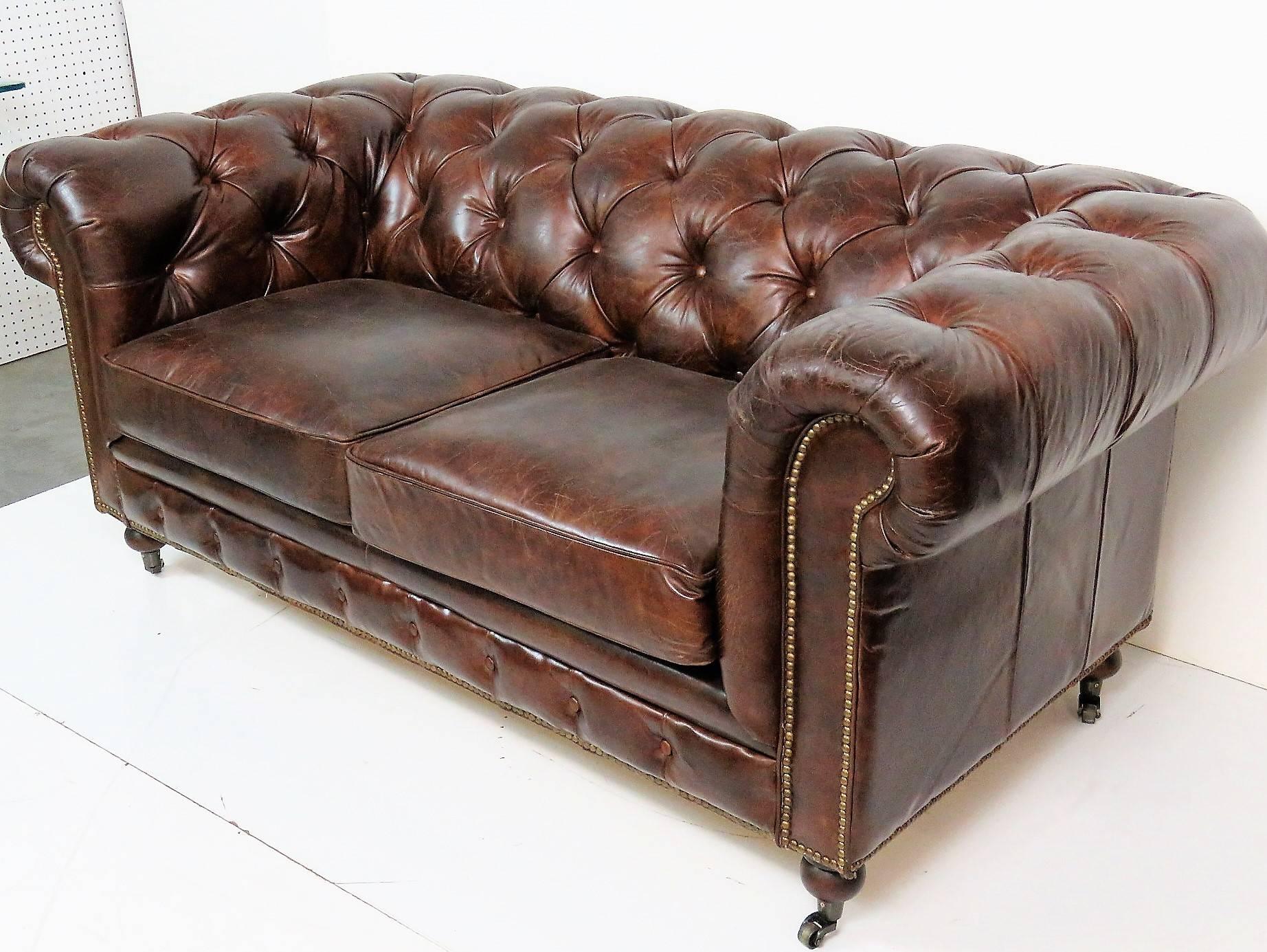 Georgian Style Brown Leather Tufted Chesterfield Sofa In Good Condition In Swedesboro, NJ