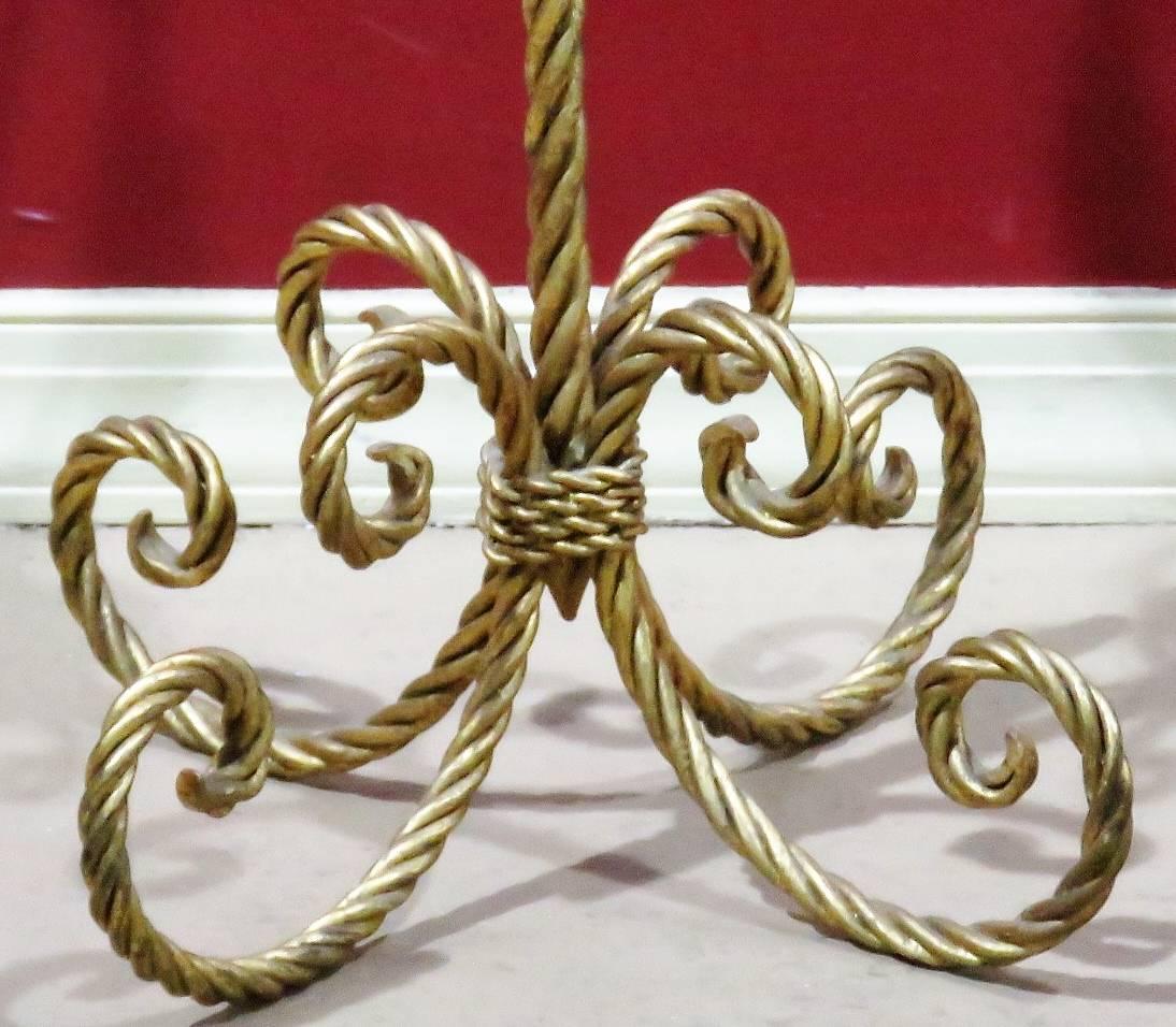 Gilt Painted Metal Rope Twist Plant Stand In Good Condition In Swedesboro, NJ