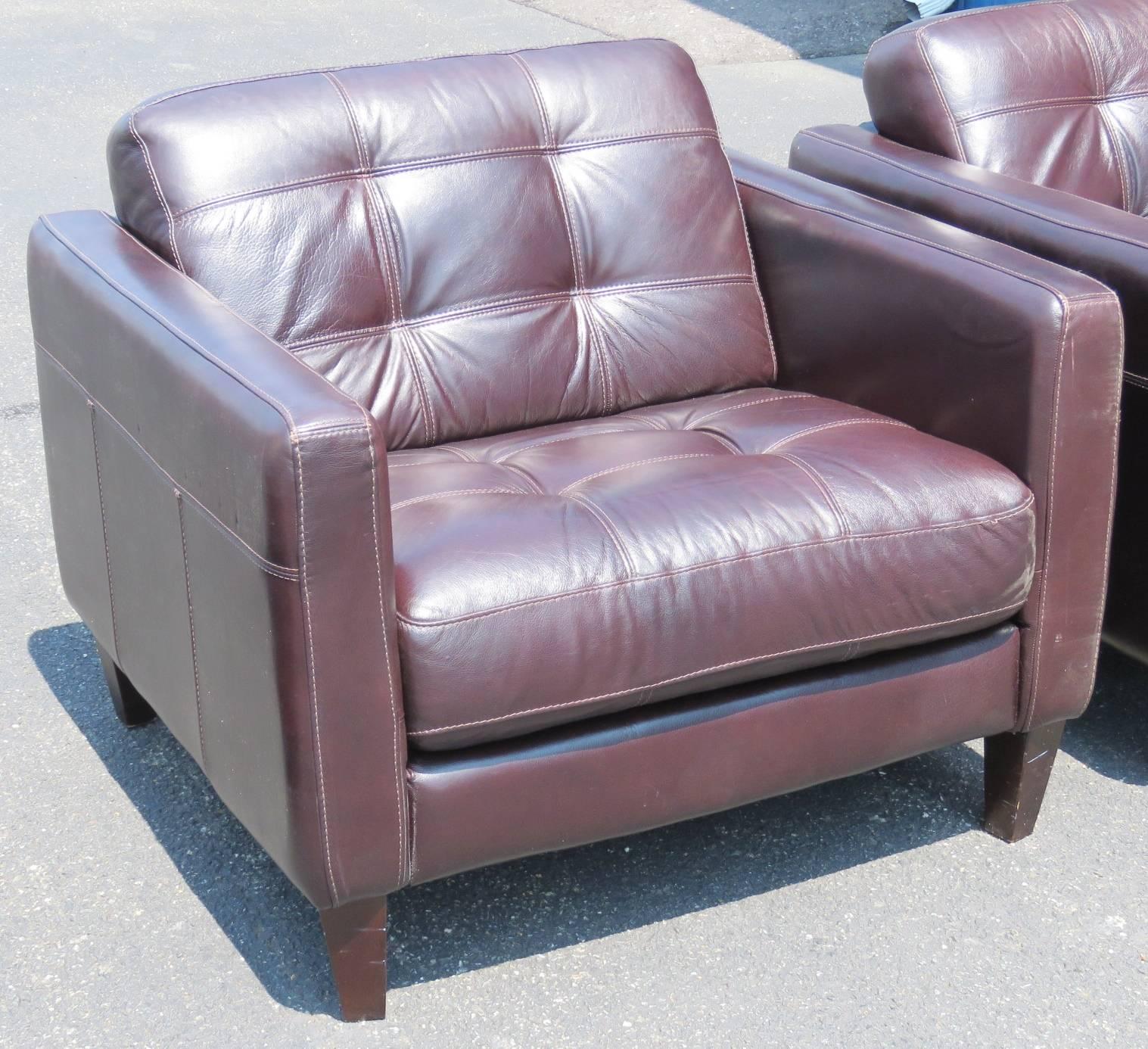 Pair of Custom Modern Design Leather Tufted Lounge Chairs In Good Condition In Swedesboro, NJ