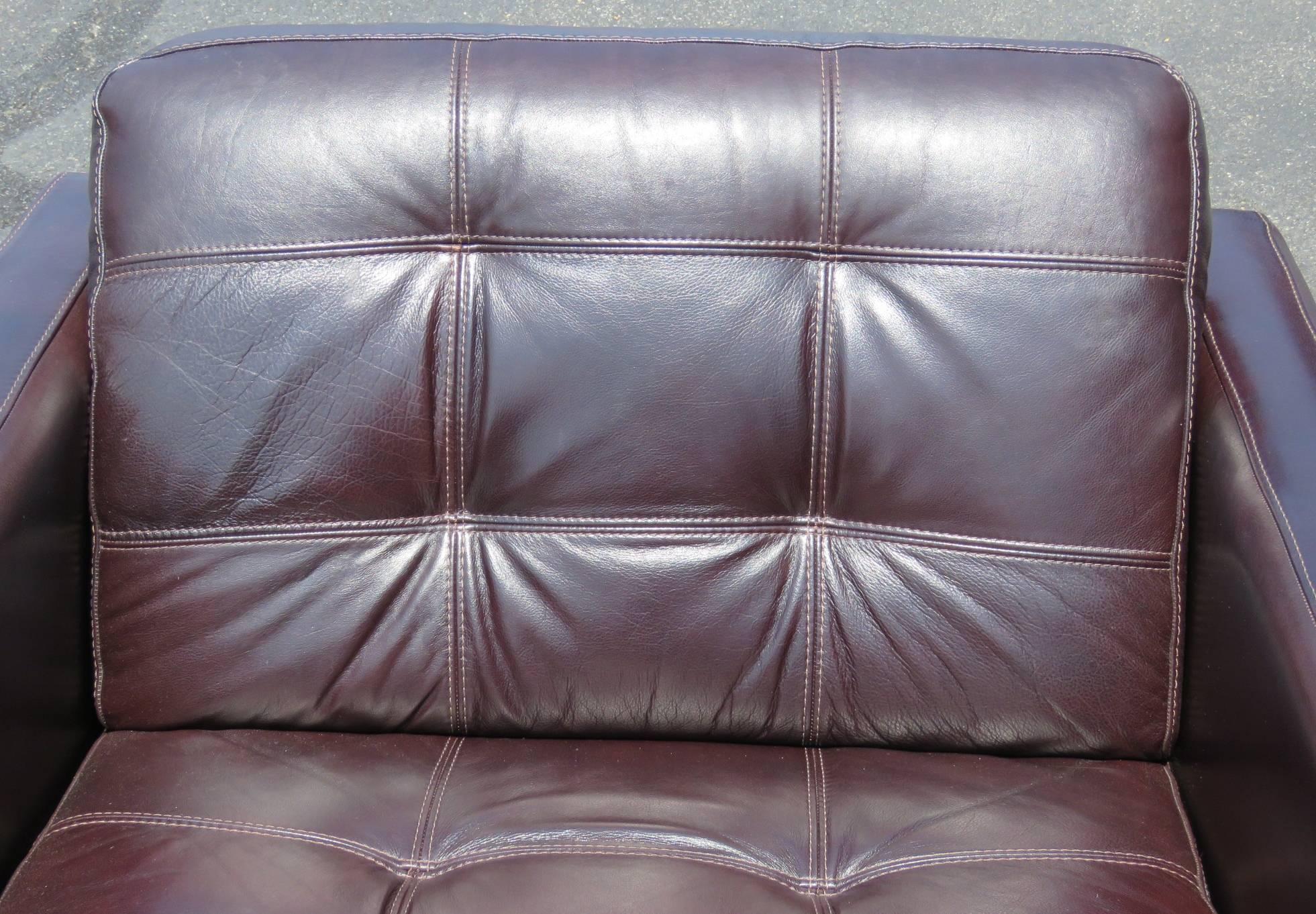 20th Century Pair of Custom Modern Design Leather Tufted Lounge Chairs