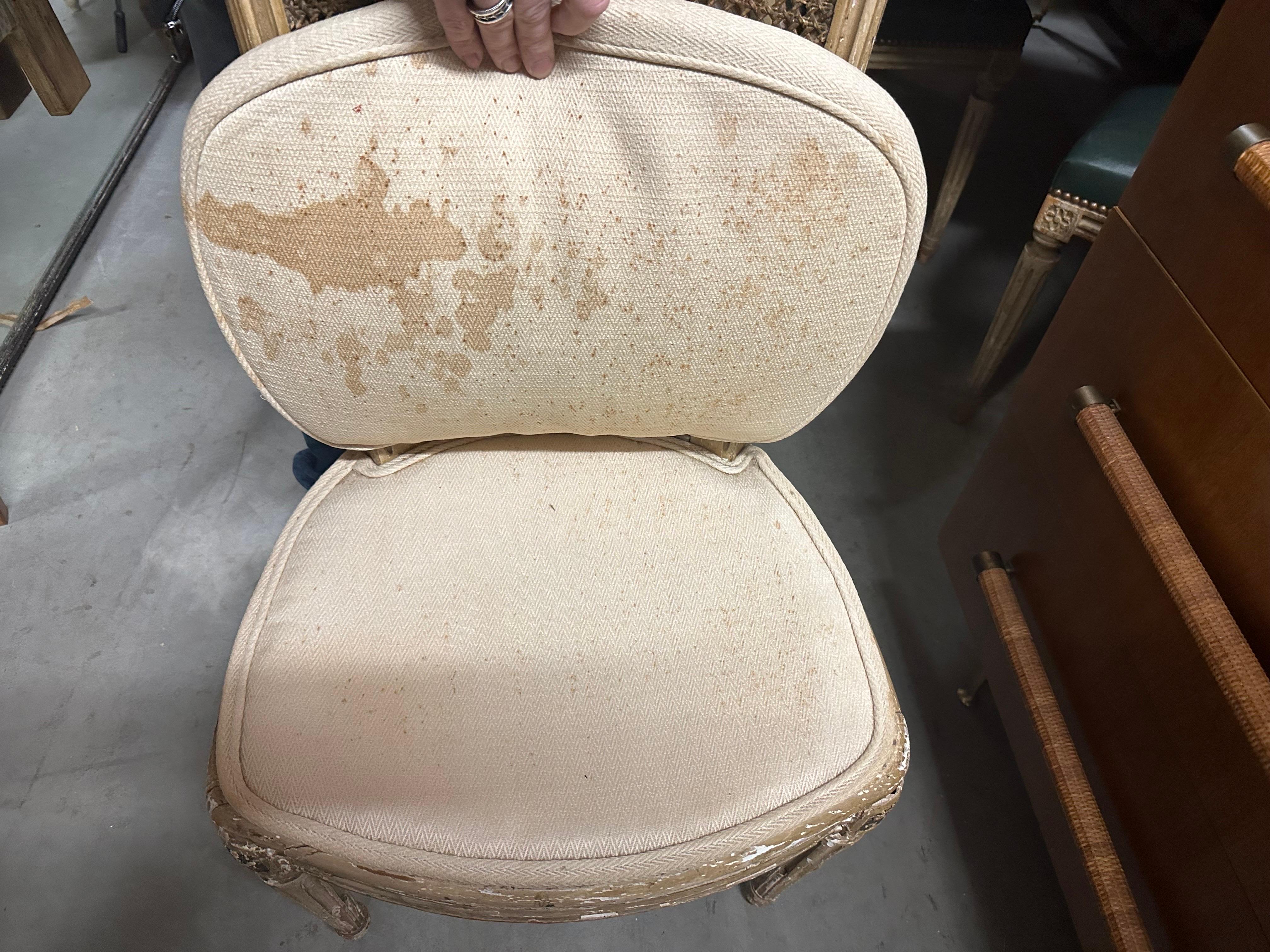 Paire de chaises françaises Louis XVI à dossier canné décoré de peinture, vers 1860 en vente 6