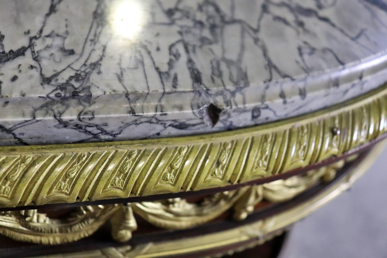 19TH C Louis XVI Stil Französisch Marmorplatte Server mit Wedgewood Plaque im Angebot 5
