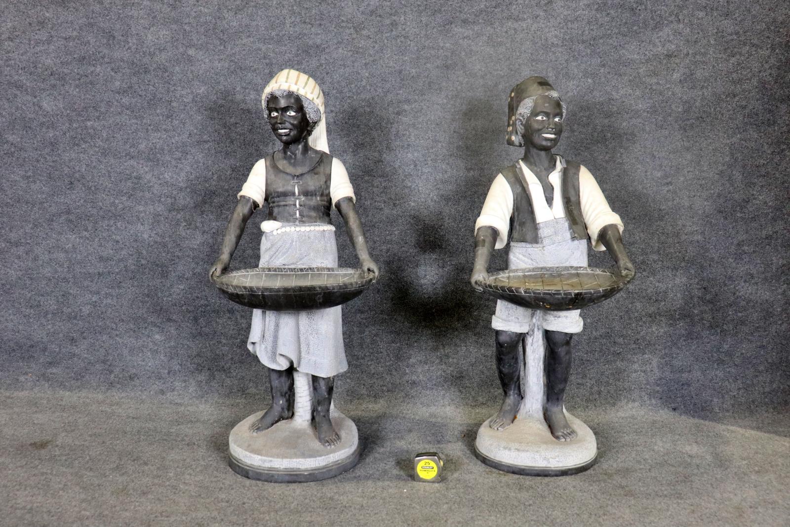 
Coppia di figure in marmo in stile continentale.  Maschio e femmina. Marmo. 

L'uomo misura 47 3/8