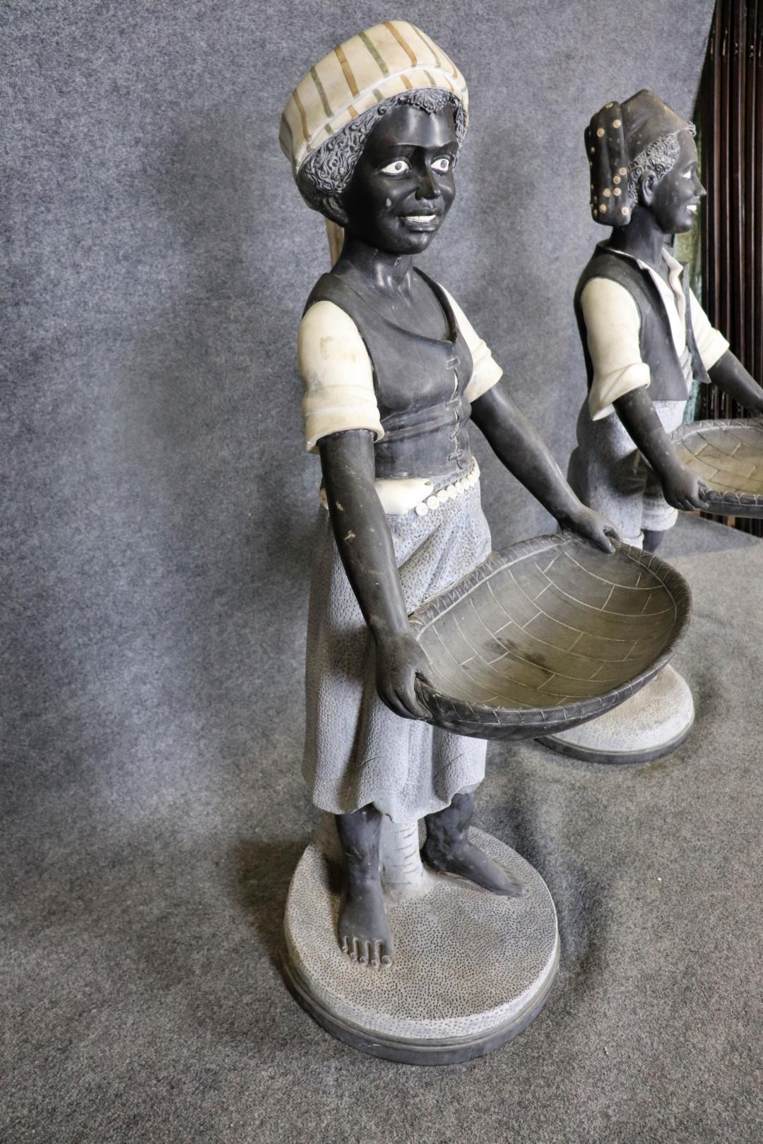 Set di figure maschili e femminili in marmo continentale in vendita 3