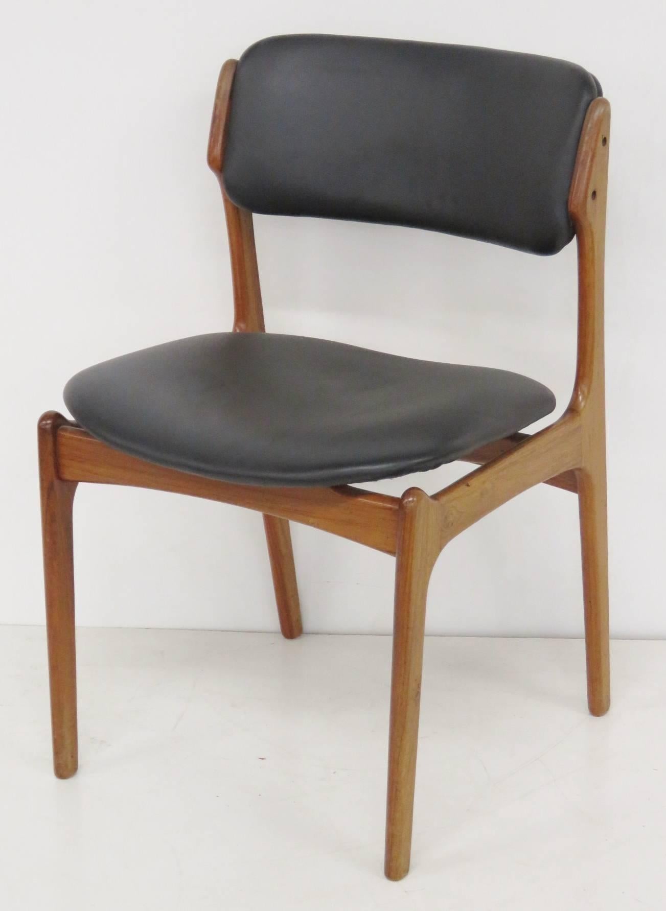 Seven Danish Modern Rosewood Dining Chairs In Good Condition In Swedesboro, NJ