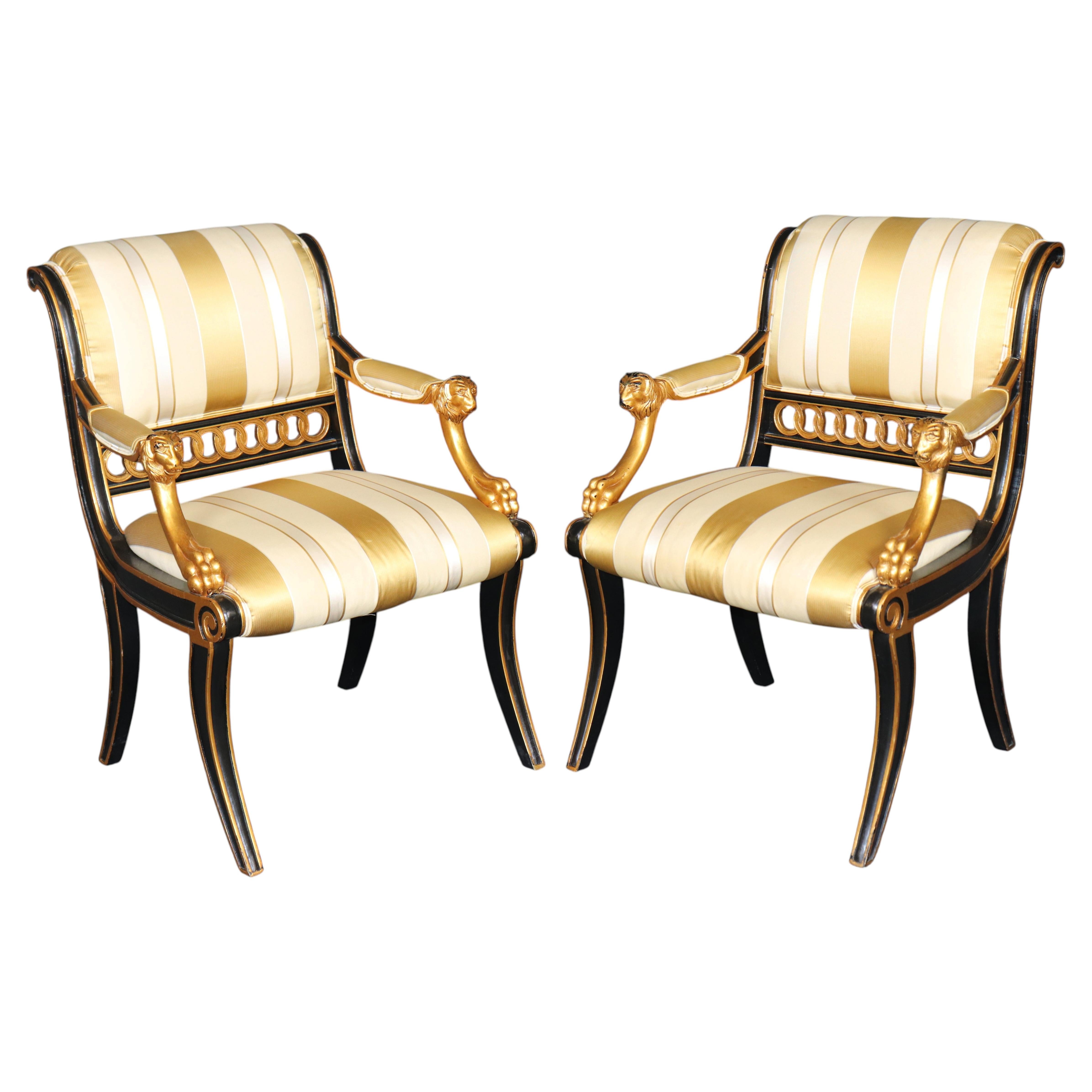 Coppia di poltrone in stile Regency inglese, modello Thomas Hope, ebanizzate e dorate in vendita