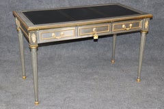 Atemberaubender Schreibtisch im Louis-XVI-Stil aus den 1960er Jahren von John Vesey, aus Stahl und Bronze, mit Lederbezug