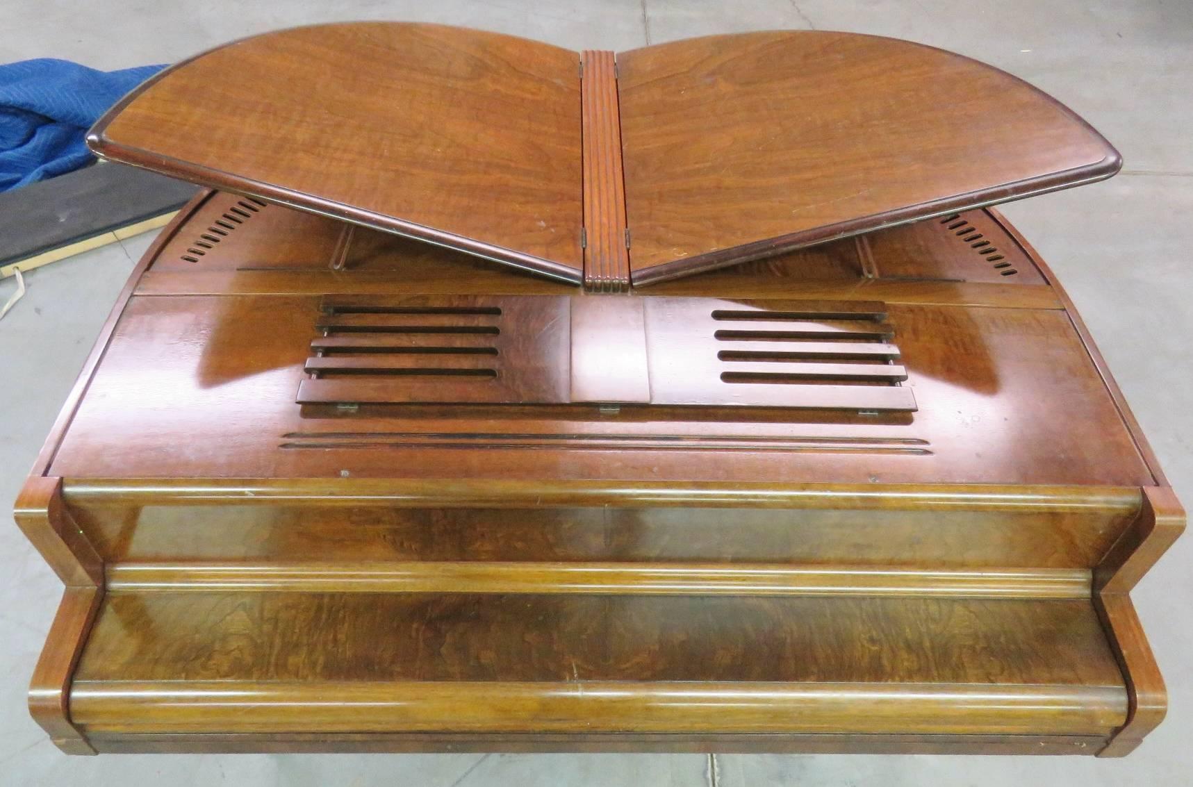 wurlitzer butterfly baby grand piano