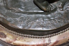 Antike Bronzestatue von spielenden Kindern aus den 1920er Jahren, signiert „Clodion“