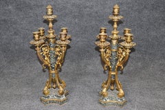 Ein Paar Kerzenleuchter aus den 1920er Jahren im französischen Louis-XV-Stil aus Marmor und Bronze