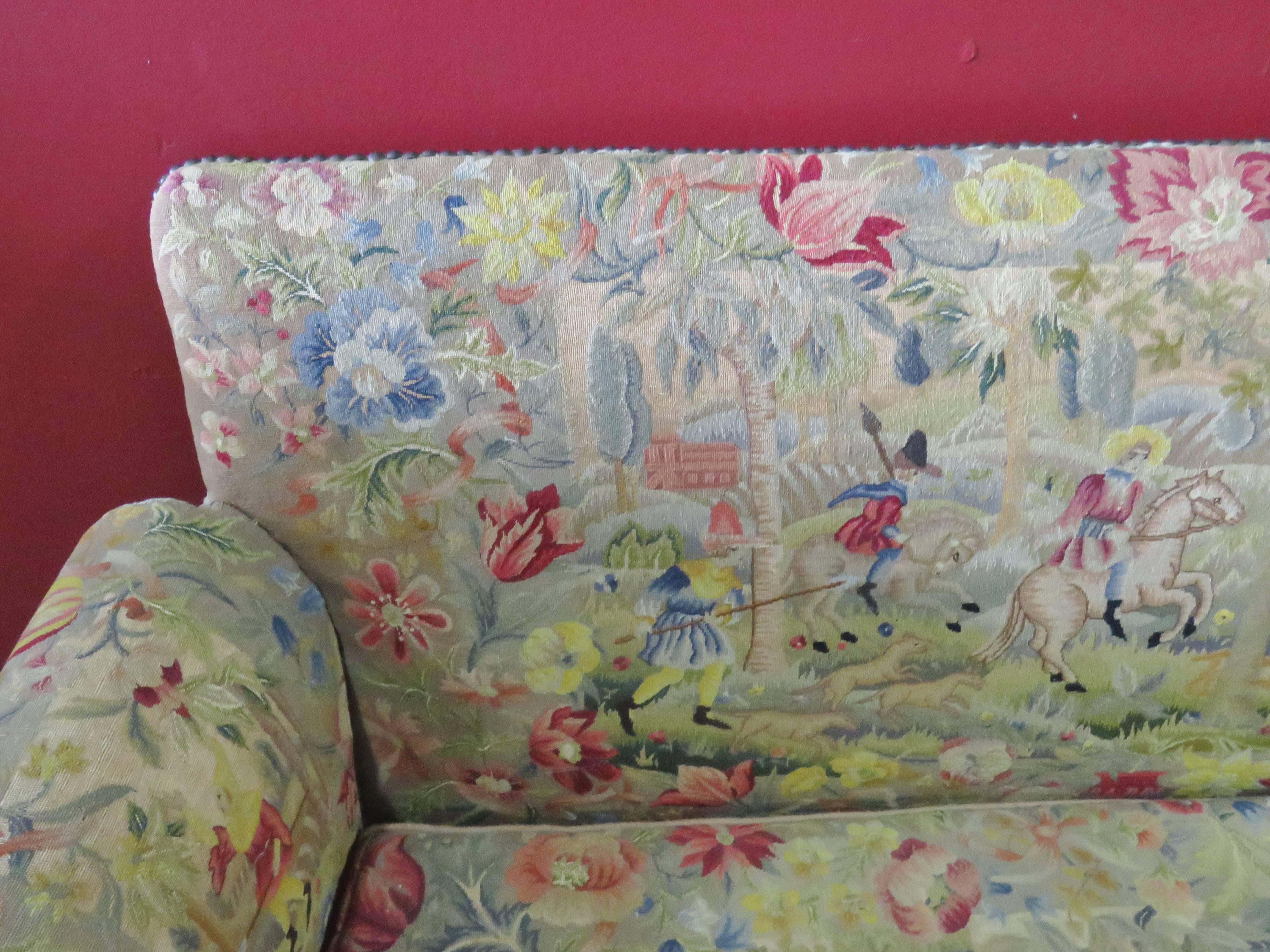 Queen Anne Style Needlepoint Settee In Good Condition In Swedesboro, NJ