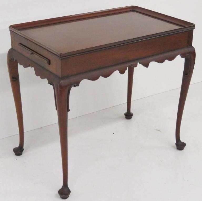 C.W. Kittinger Williamsburg Queen Anne Style Walnut Side Table For Sale
