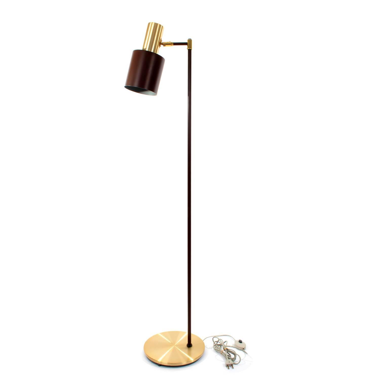 Studio, Brass and Brown Floor Lamp by Jo Hammerborg, 1960s In Excellent Condition In Frederiksberg, DK